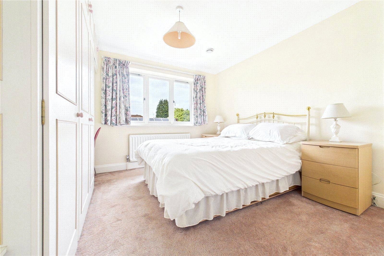 4 bedroom House to let in Mortimer, Reading