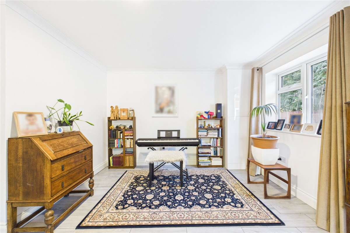 Theale, Reading, Berkshire