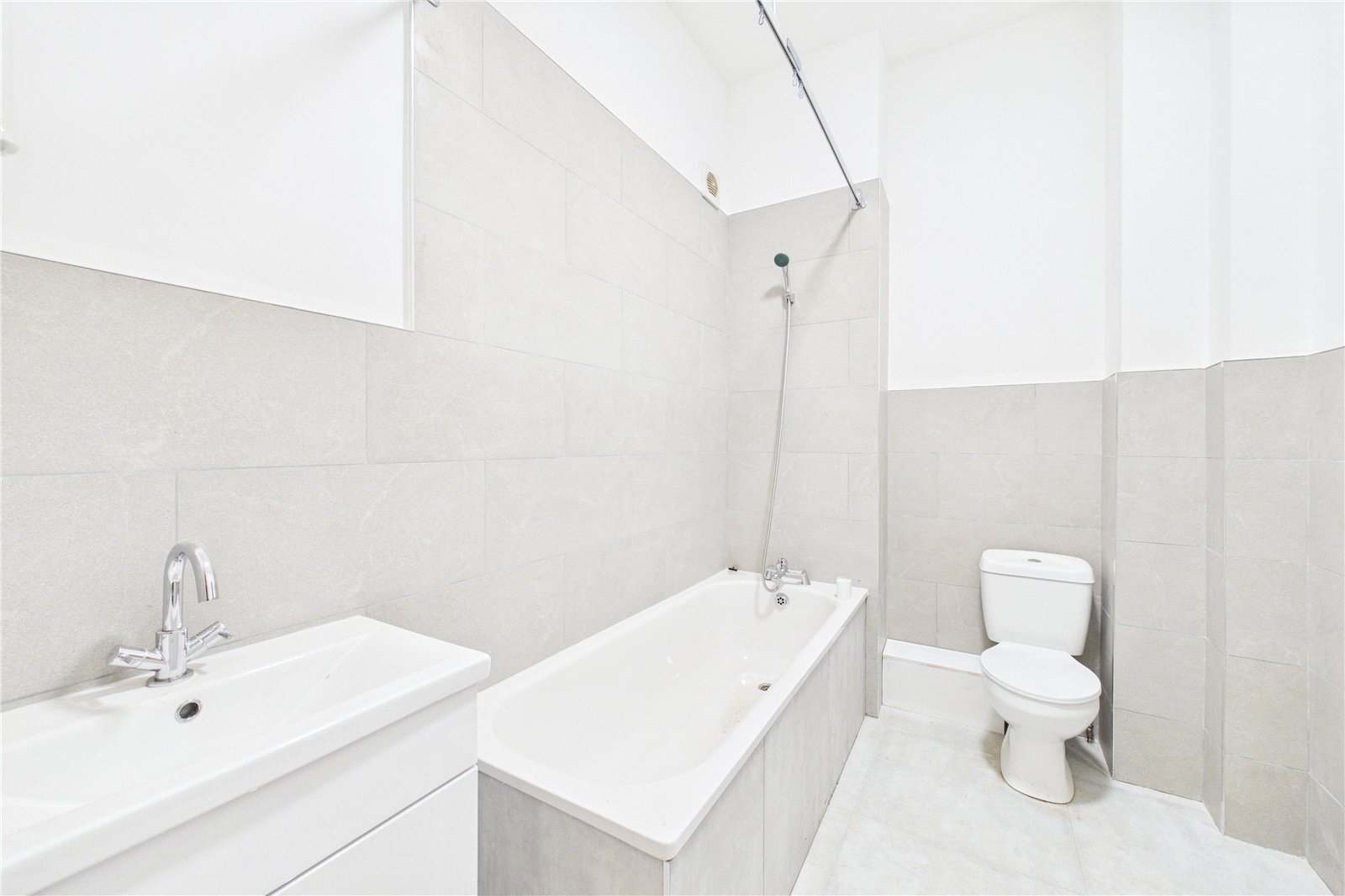 2 bedroom Flat to let in Newbury, Berkshire