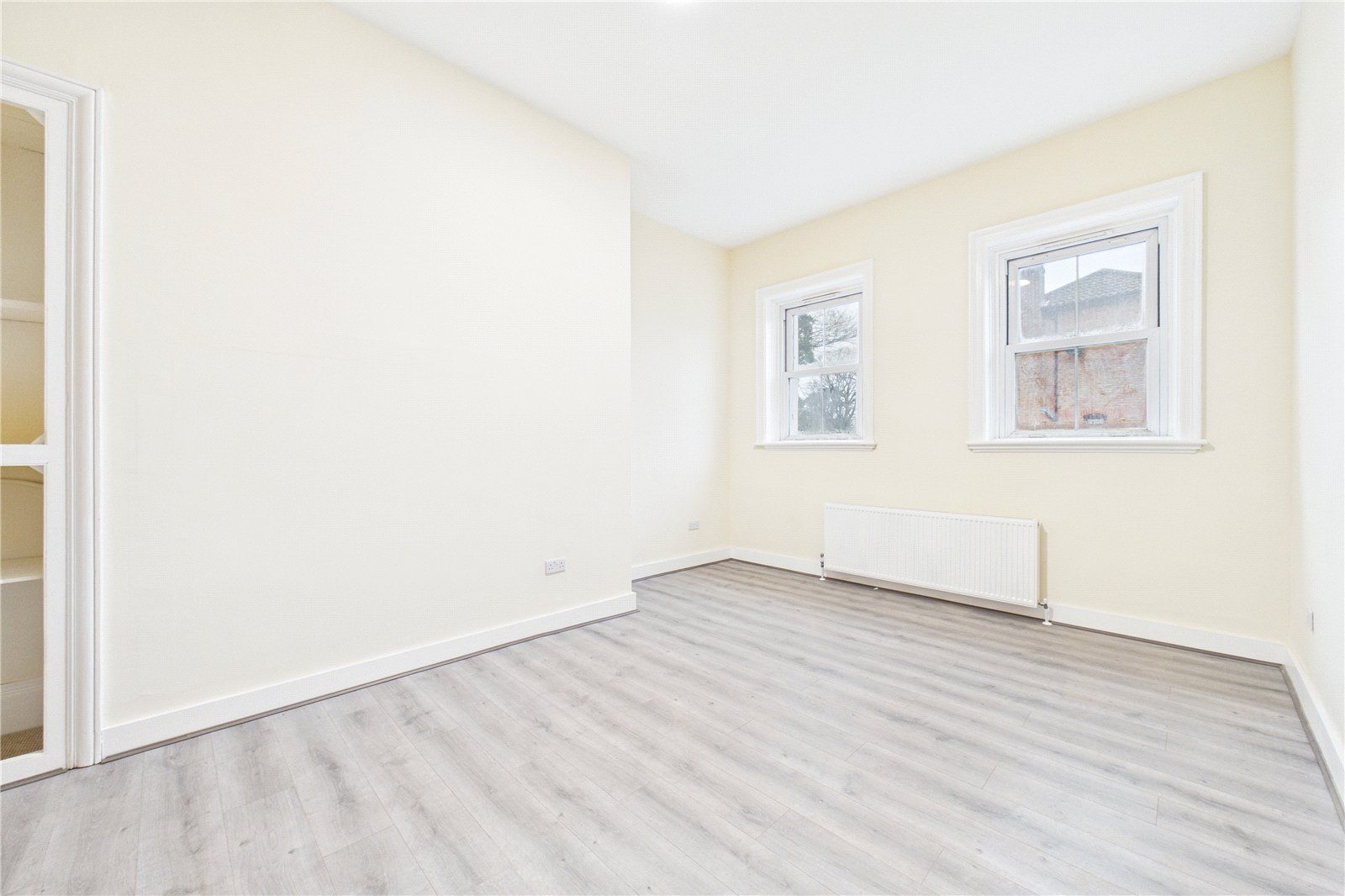2 bedroom Flat to let in Newbury, Berkshire