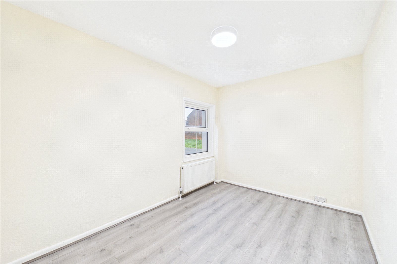 2 bedroom Flat to let in Newbury, Berkshire