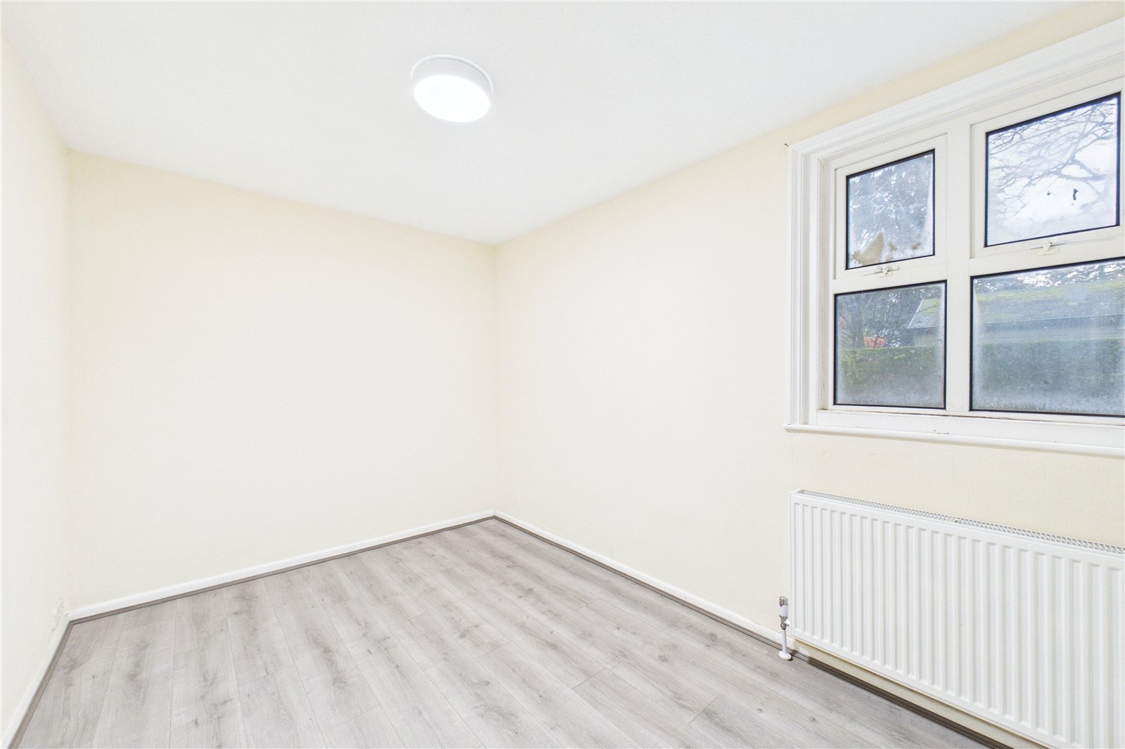 2 bedroom Flat to let in Newbury, Berkshire