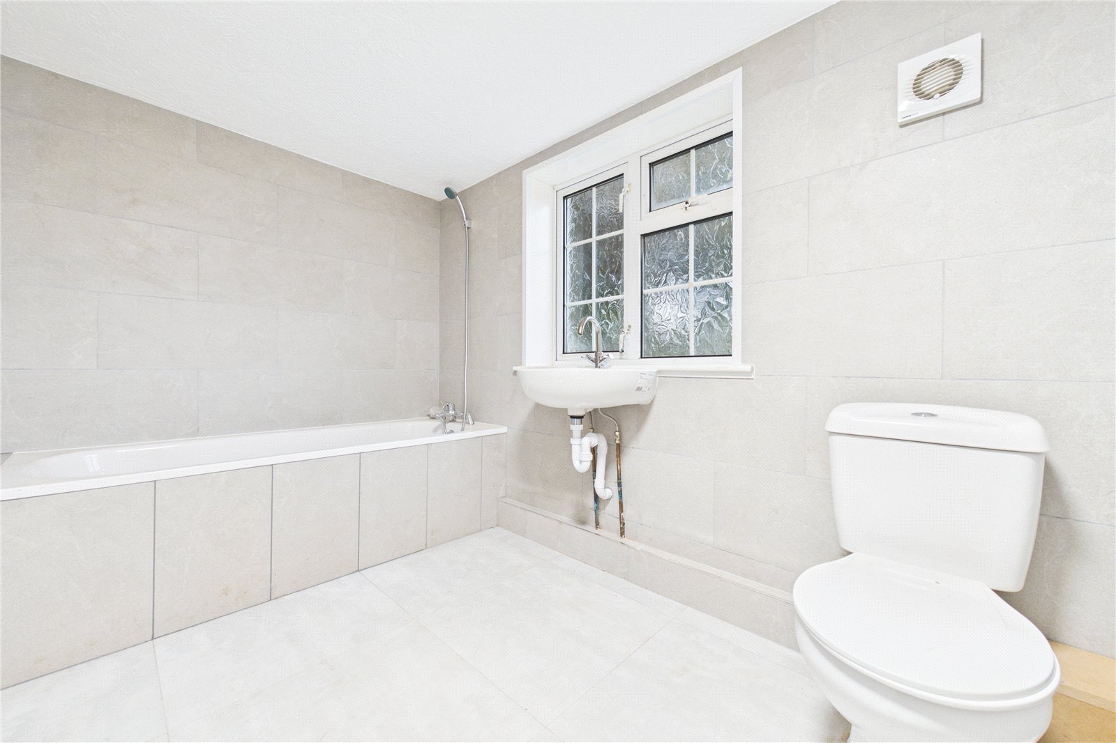 2 bedroom Flat to let in Newbury, Berkshire