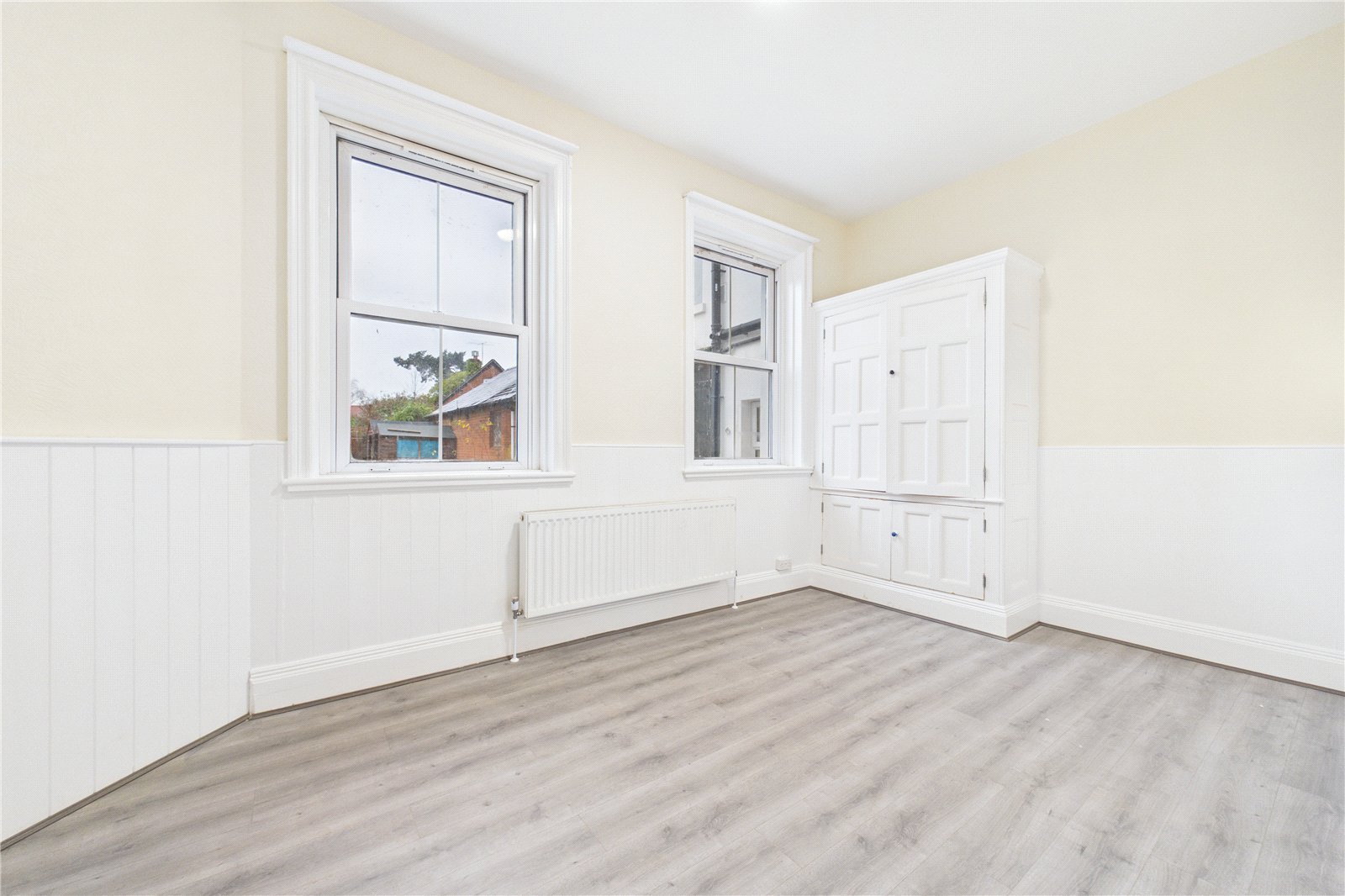 2 bedroom Flat to let in Newbury, Berkshire