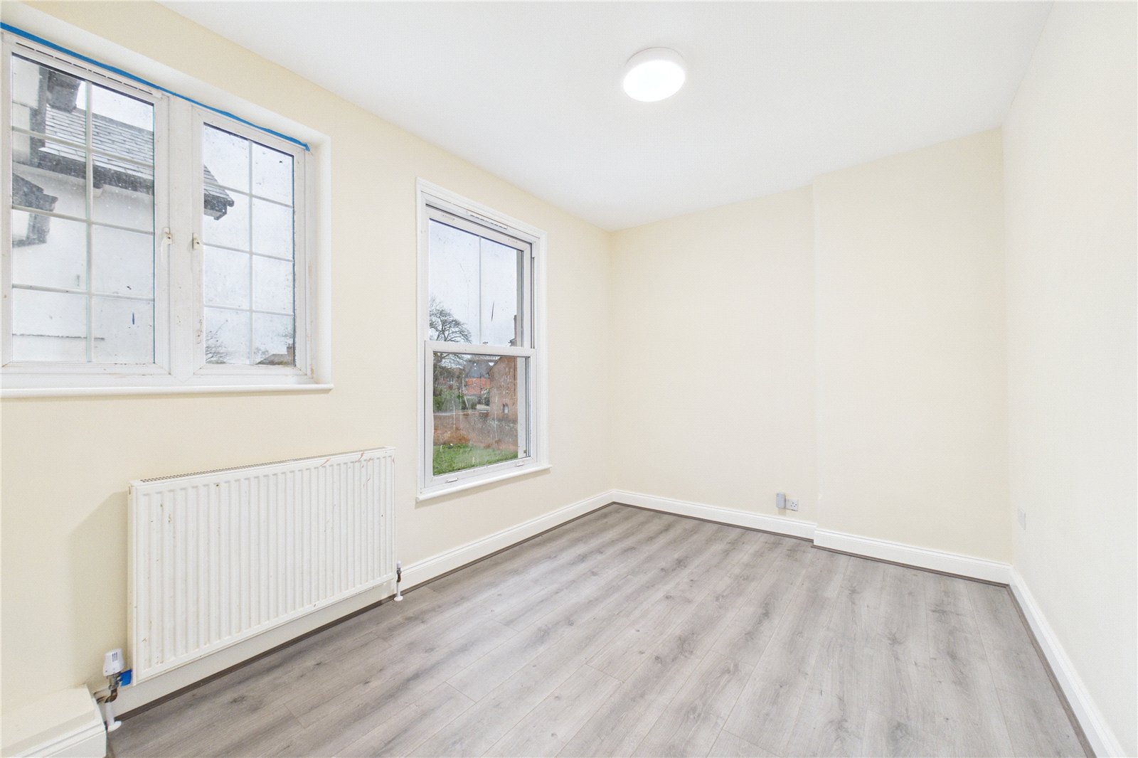 2 bedroom Flat to let in Newbury, Berkshire