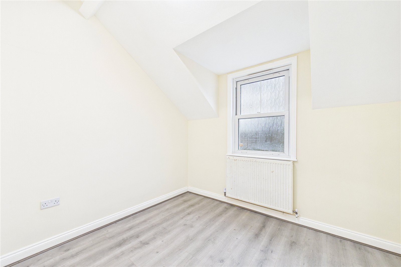 2 bedroom Flat to let in Newbury, Berkshire