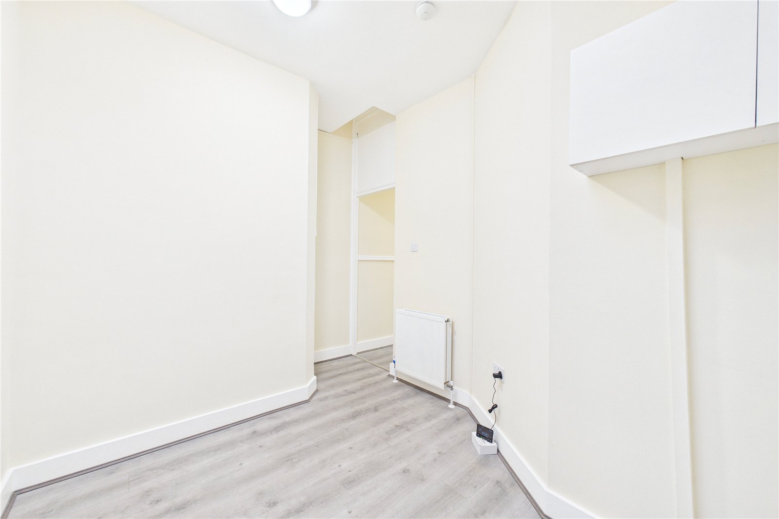 2 bedroom Flat to let in Newbury, Berkshire