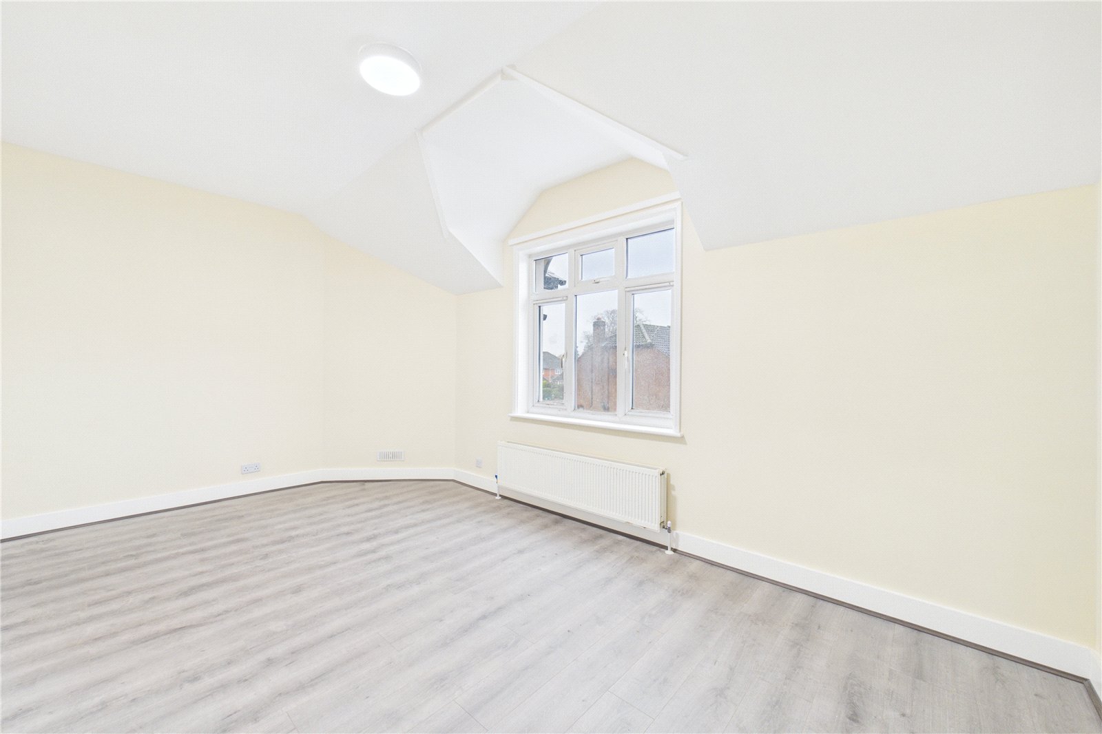 2 bedroom Flat to let in Newbury, Berkshire