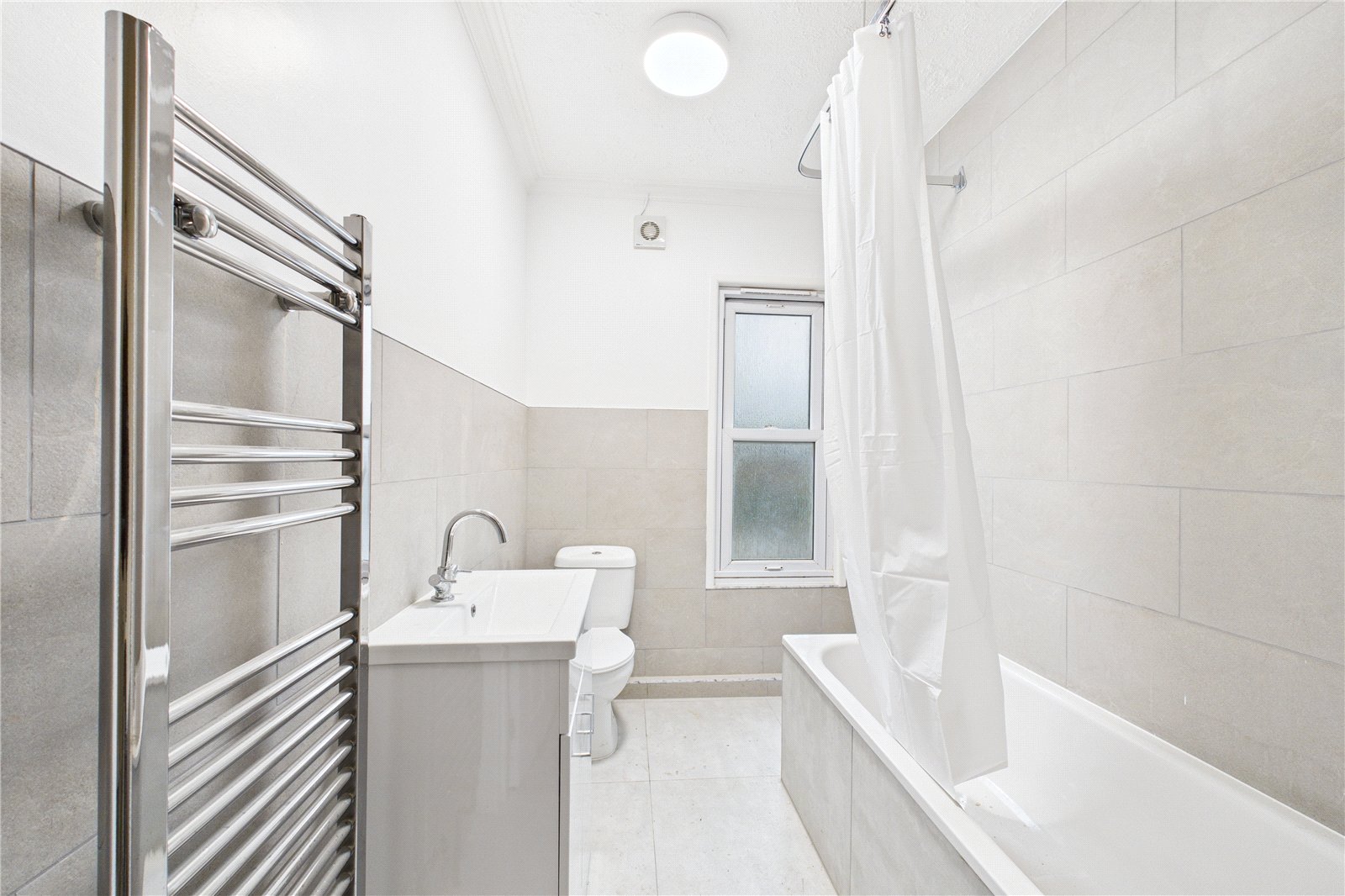 2 bedroom Flat to let in Newbury, Berkshire