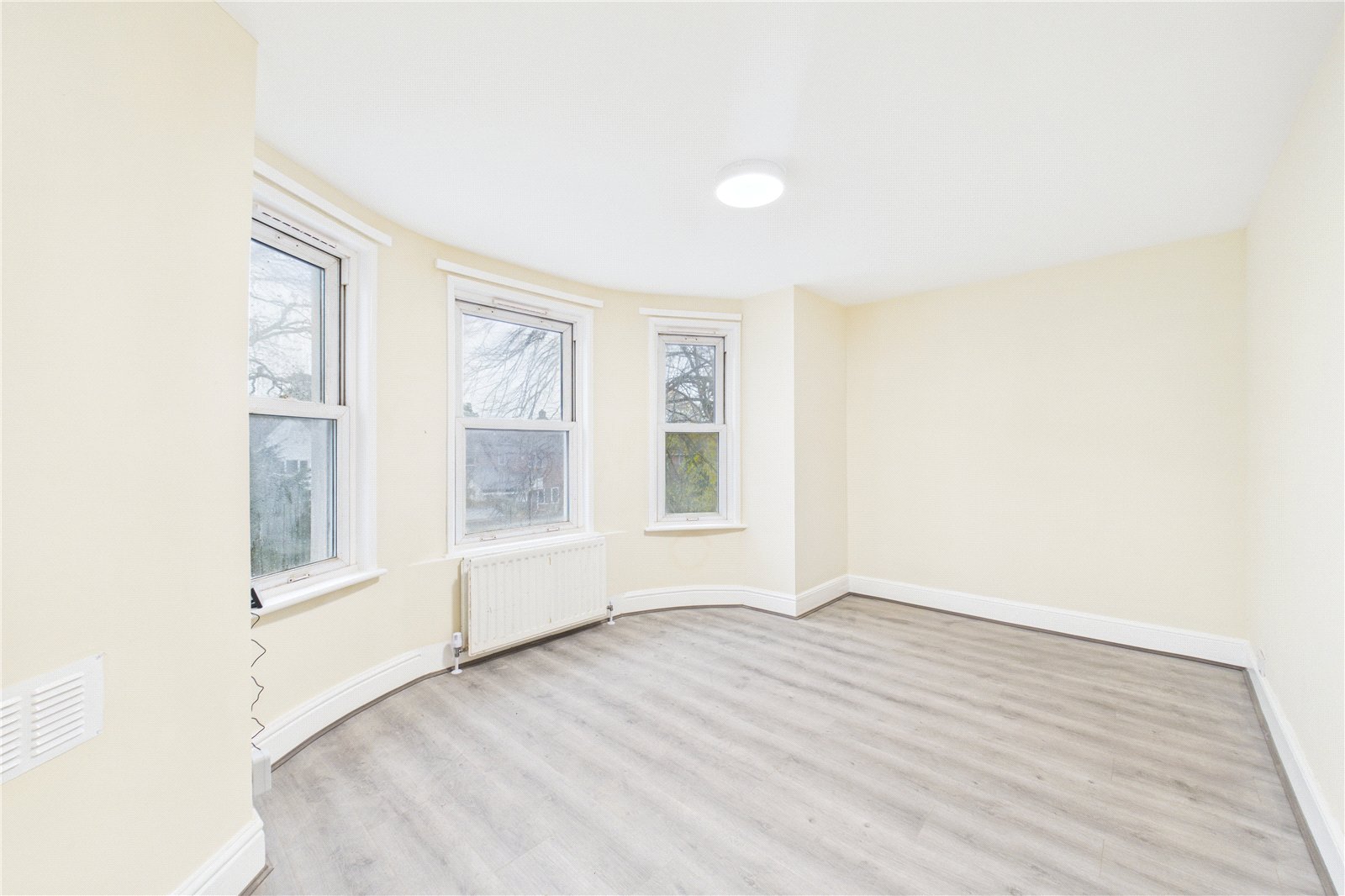 2 bedroom Flat to let in Newbury, Berkshire