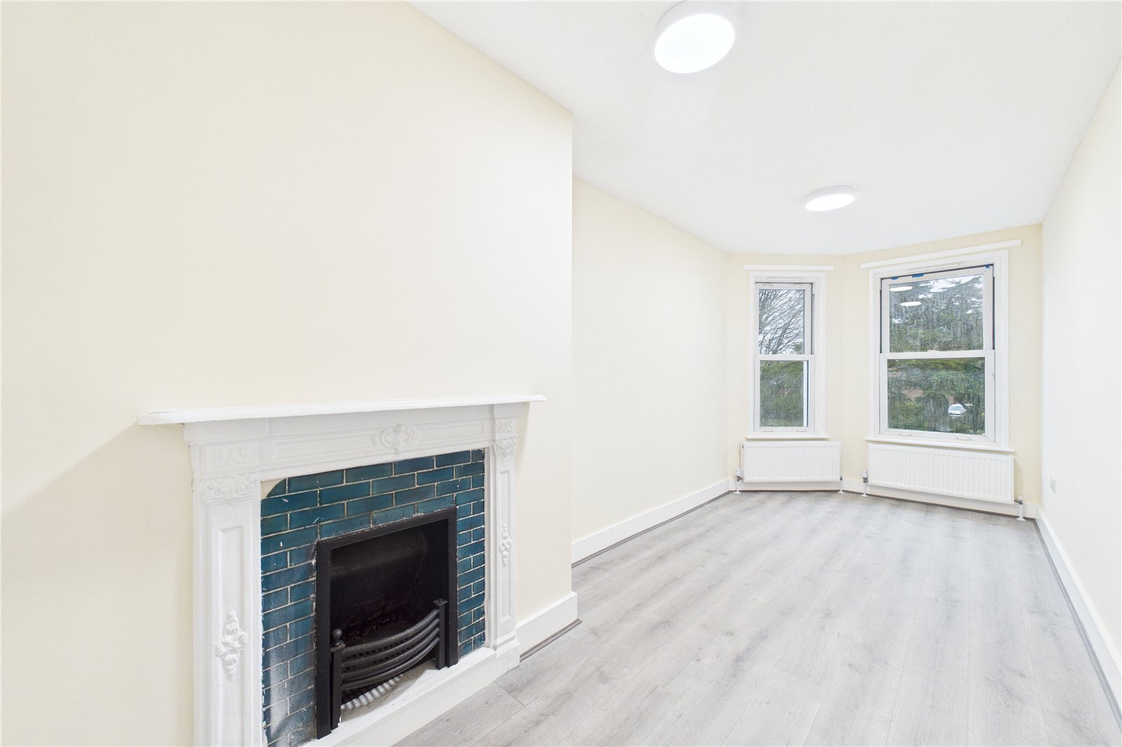 2 bedroom Flat to let in Newbury, Berkshire