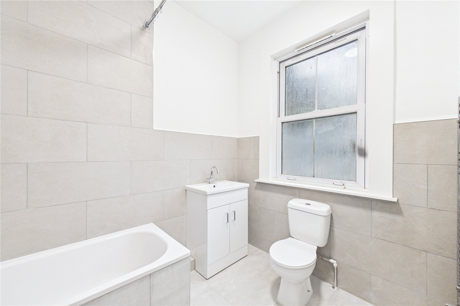 2 bedroom Flat to let in Newbury, Berkshire