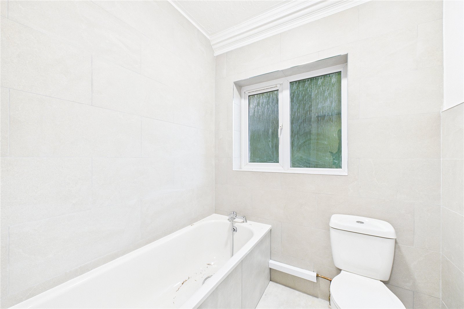 2 bedroom Flat to let in Newbury House, 237 Andover Road, Newbury, Berkshire