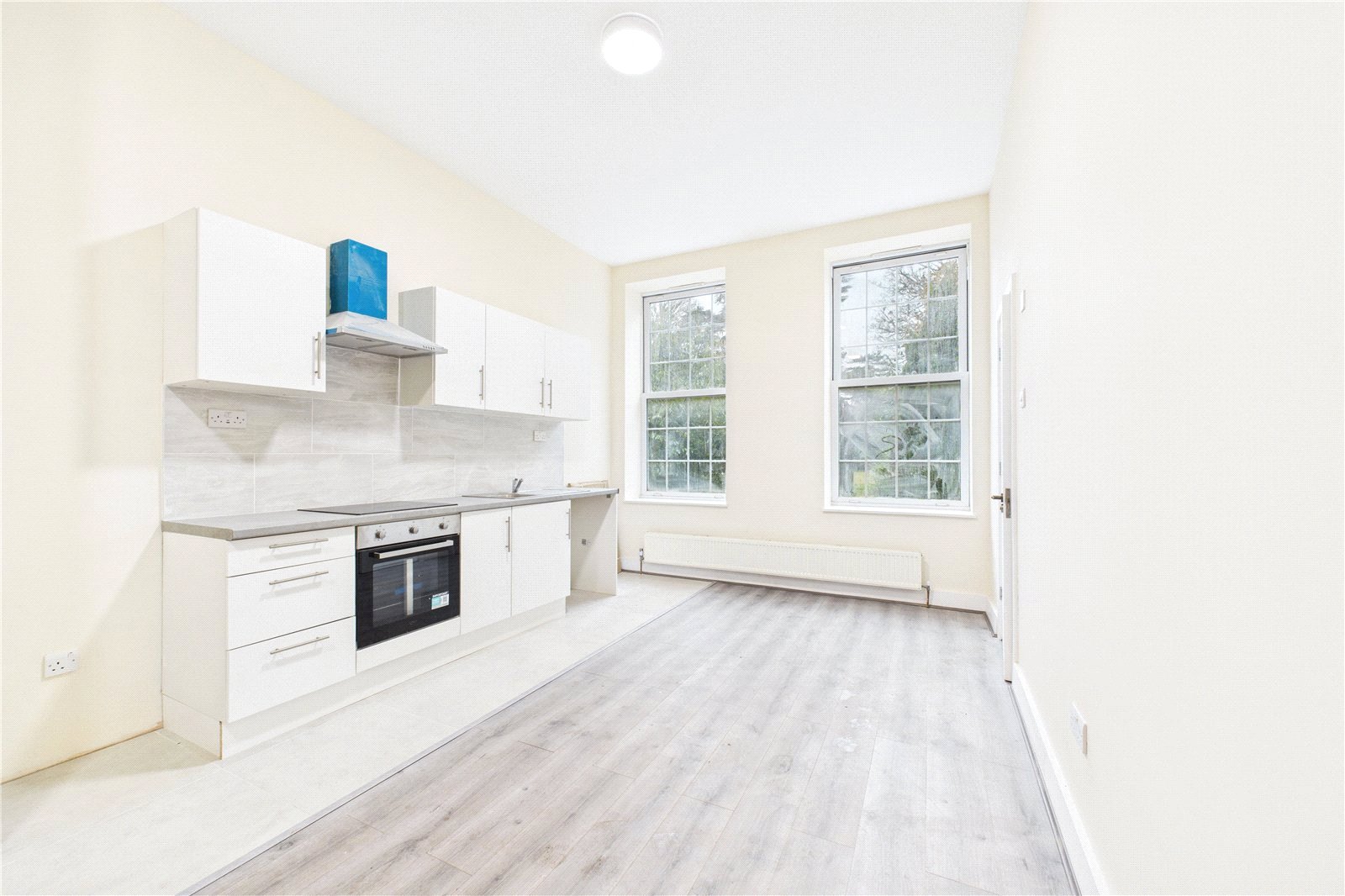 2 bedroom Flat to let in Andover Road, 237 Andover Road, Newbury, Berkshire