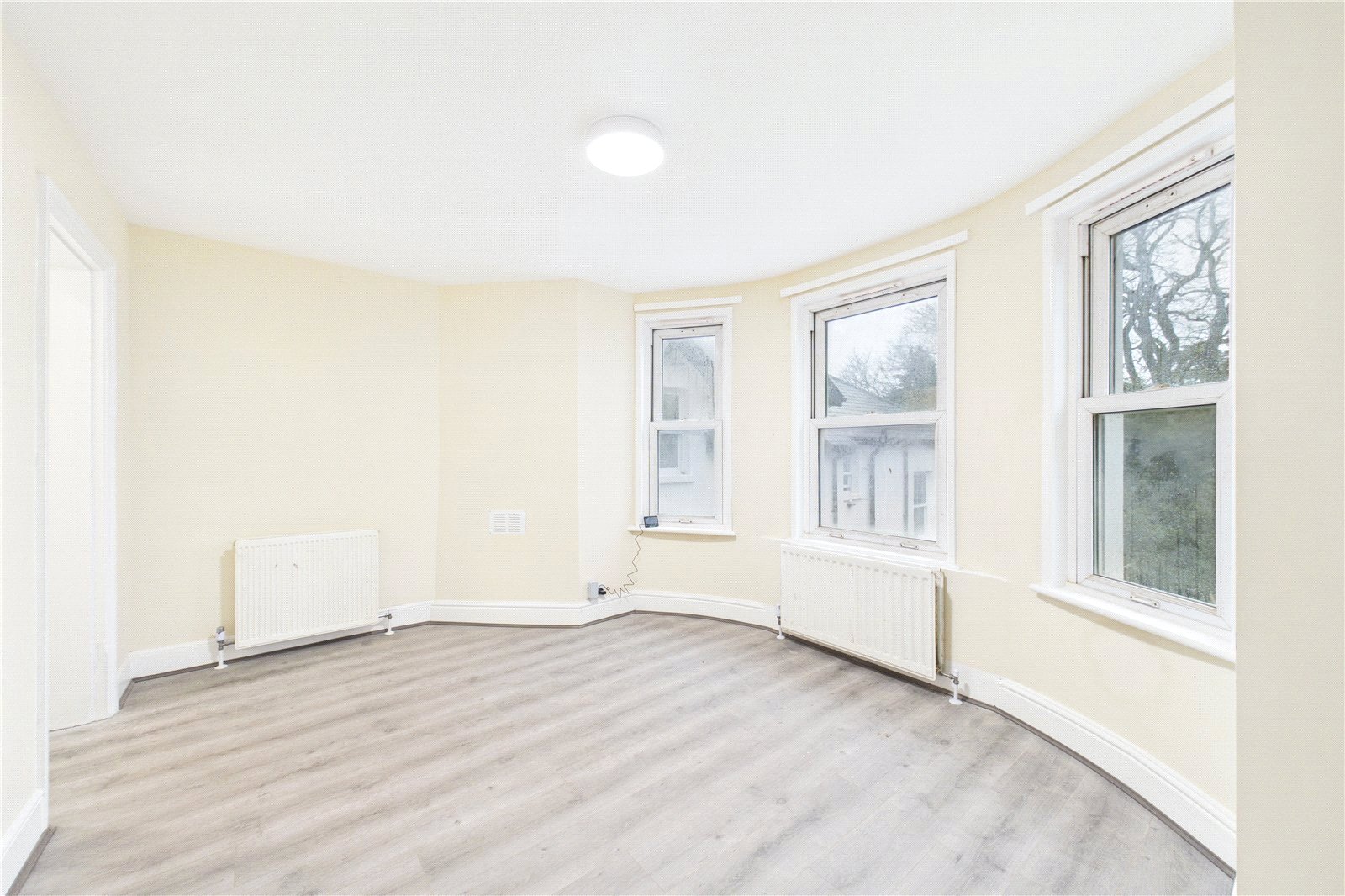 2 bedroom Flat to let in Andover Road, 237 Andover Road, Newbury, Berkshire