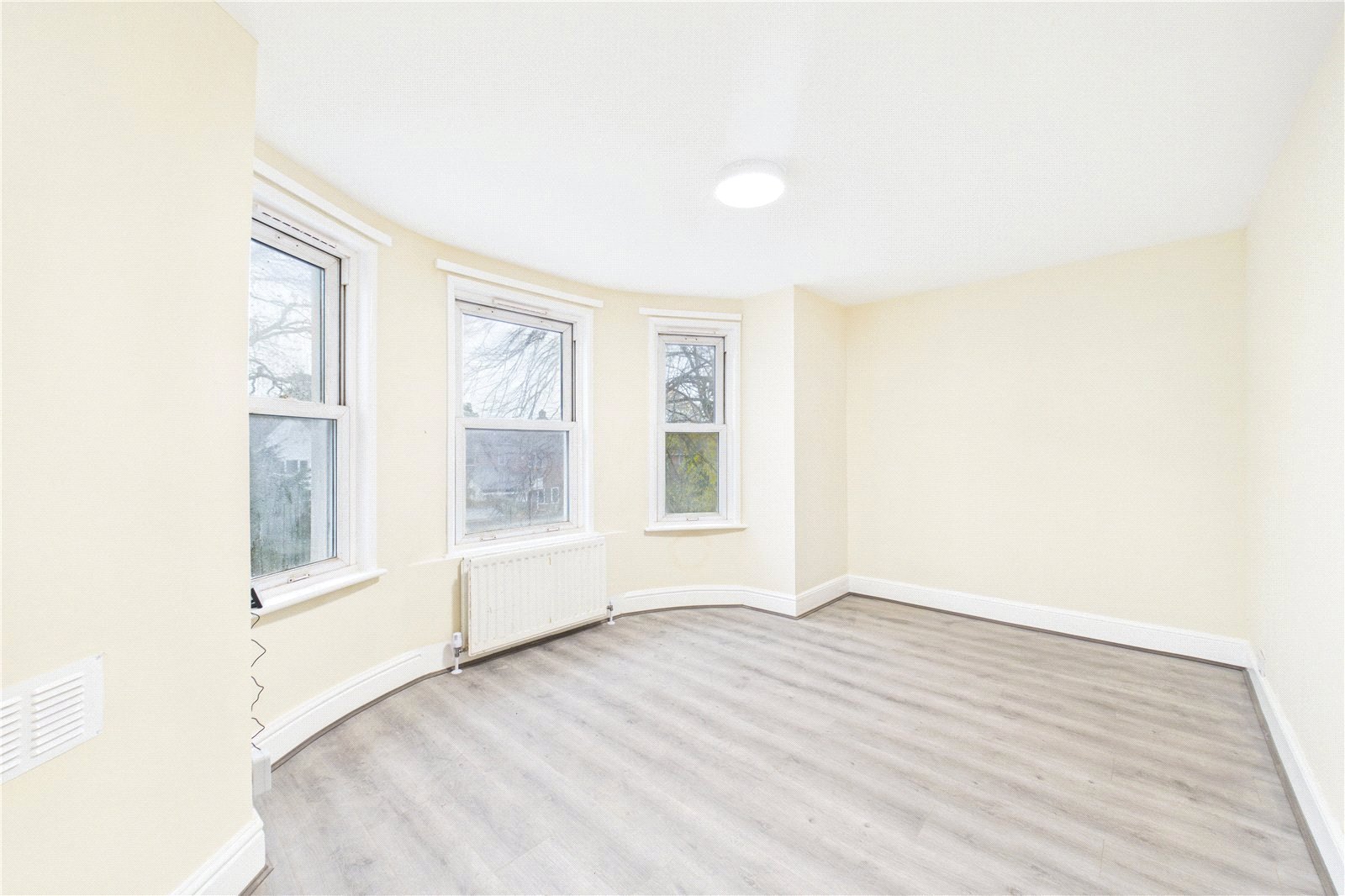 2 bedroom Flat to let in Andover Road, 237 Andover Road, Newbury, Berkshire