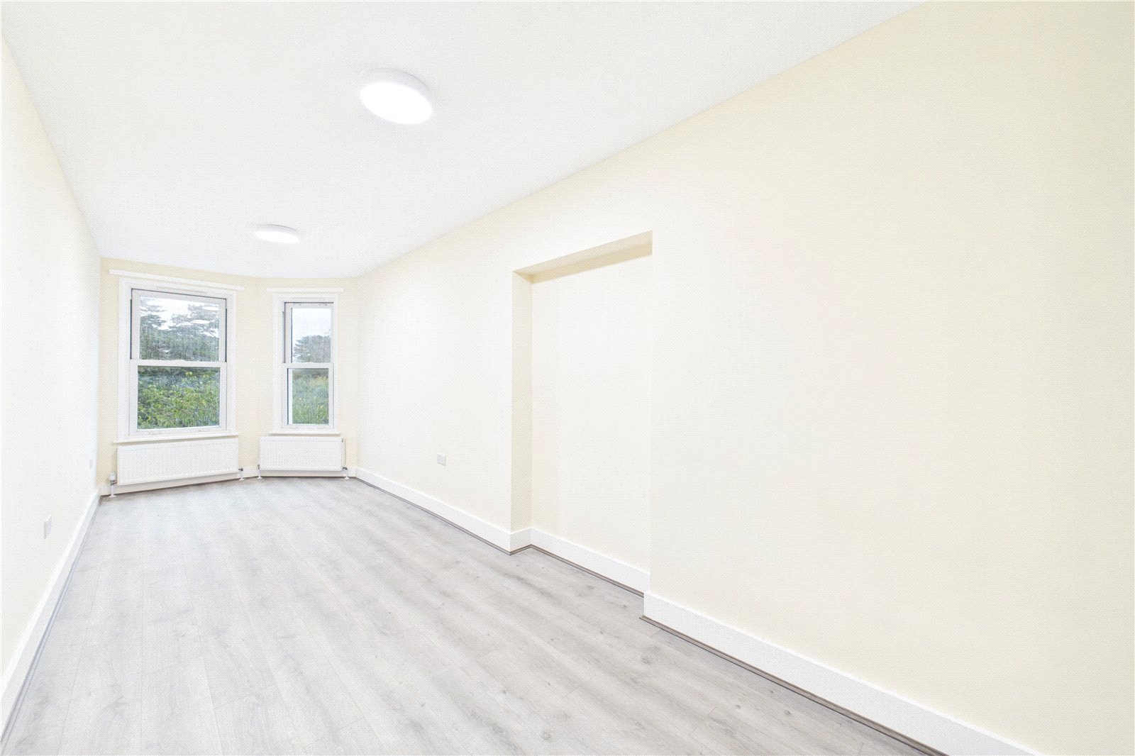 2 bedroom Flat to let in Andover Road, 237 Andover Road, Newbury, Berkshire
