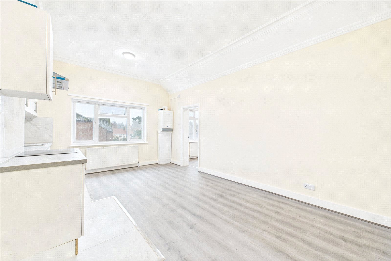 2 bedroom Flat to let in Andover Road, 237 Andover Road, Newbury, Berkshire