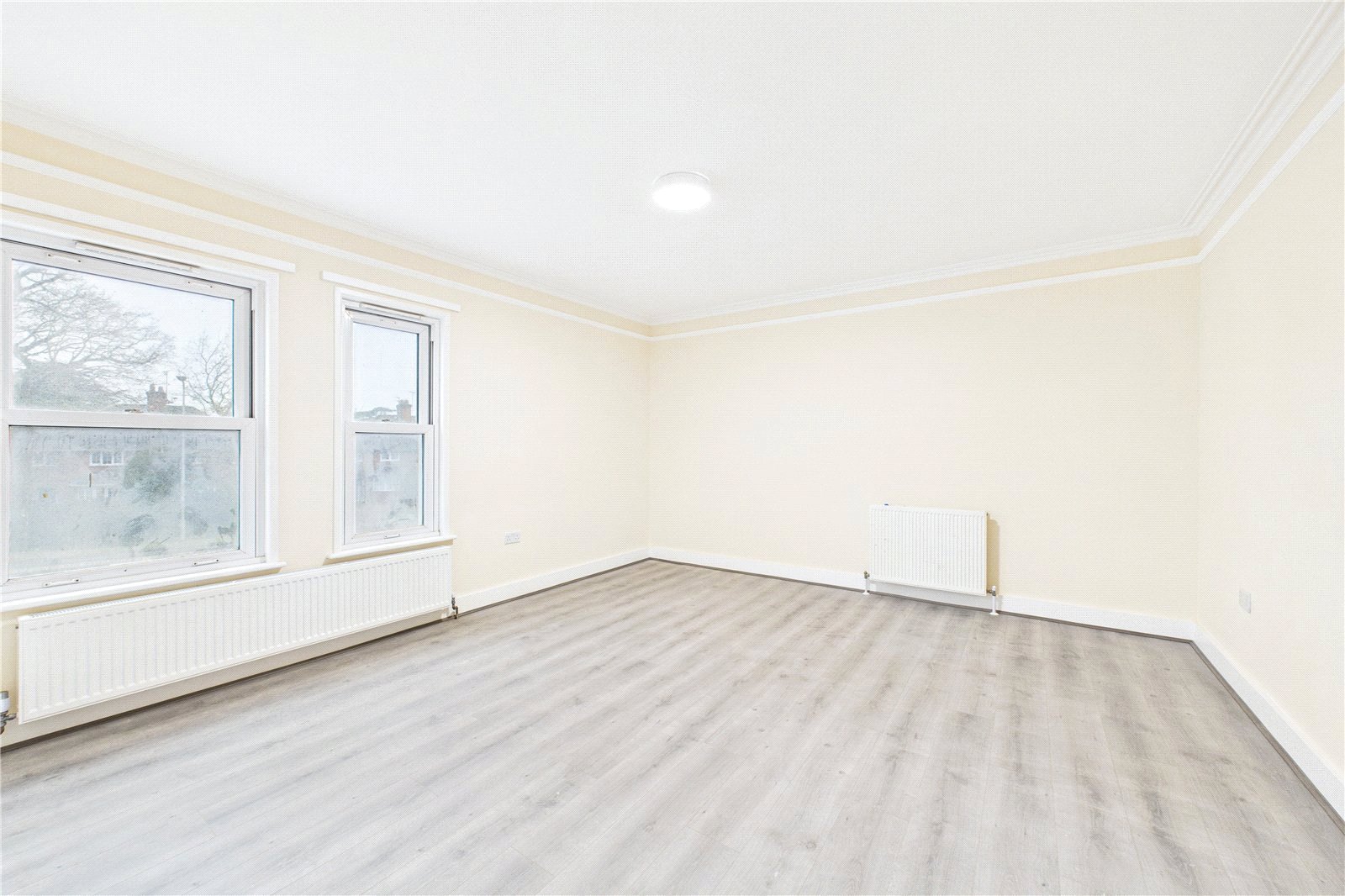 2 bedroom Flat to let in Andover Road, 237 Andover Road, Newbury, Berkshire