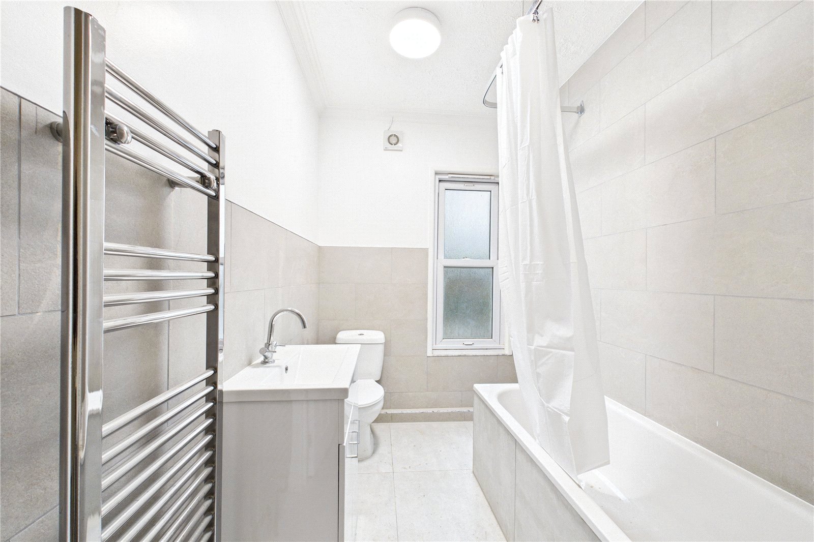 2 bedroom Flat to let in Andover Road, 237 Andover Road, Newbury, Berkshire
