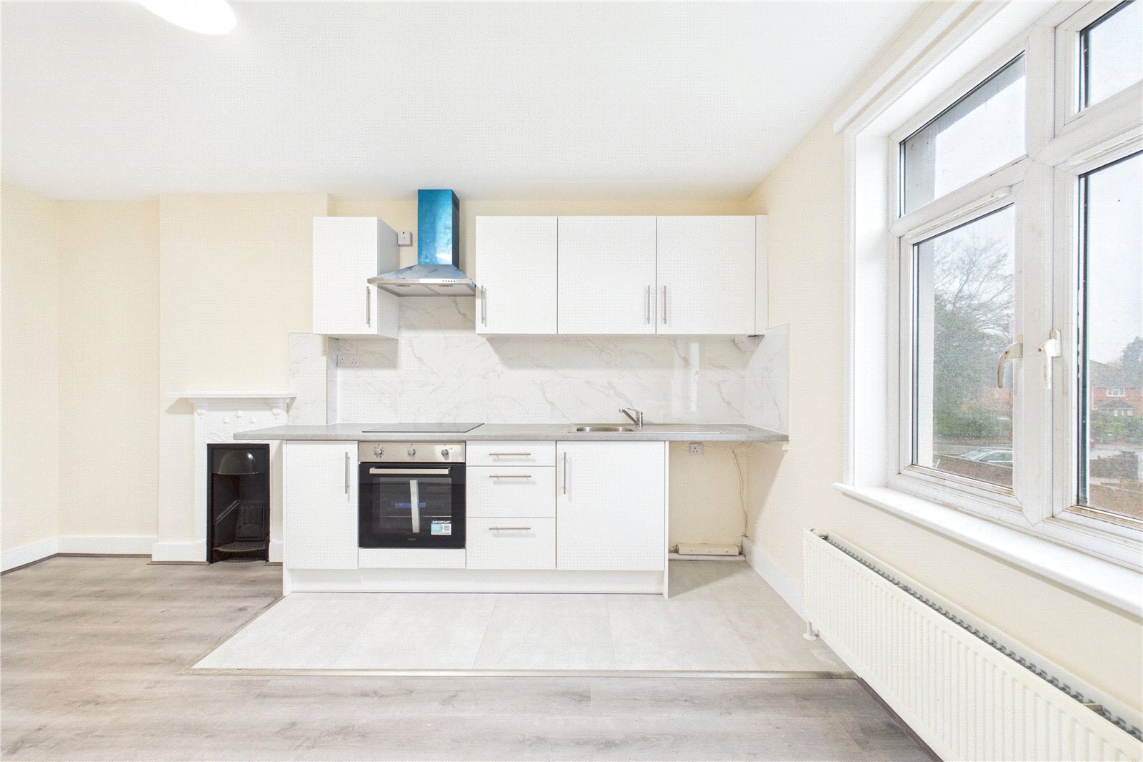 2 bedroom Flat to let in Andover Road, 237 Andover Road, Newbury, Berkshire