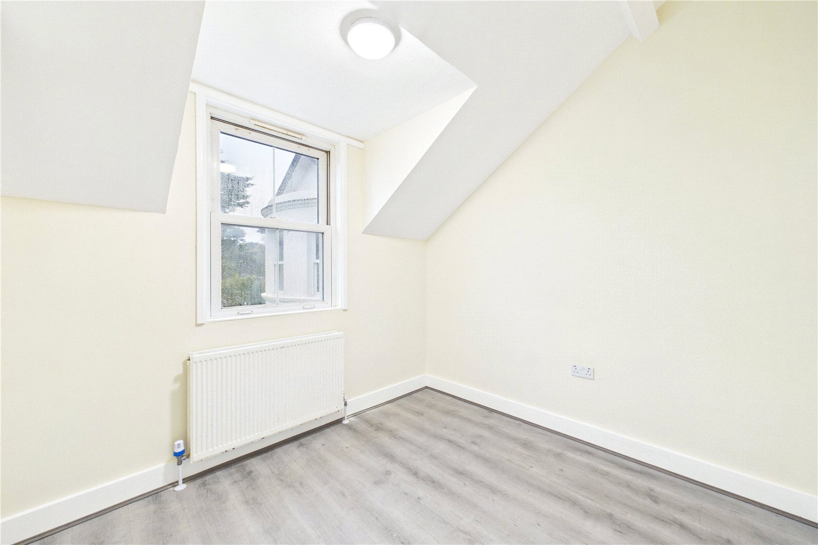 2 bedroom Flat to let in Andover Road, 237 Andover Road, Newbury, Berkshire