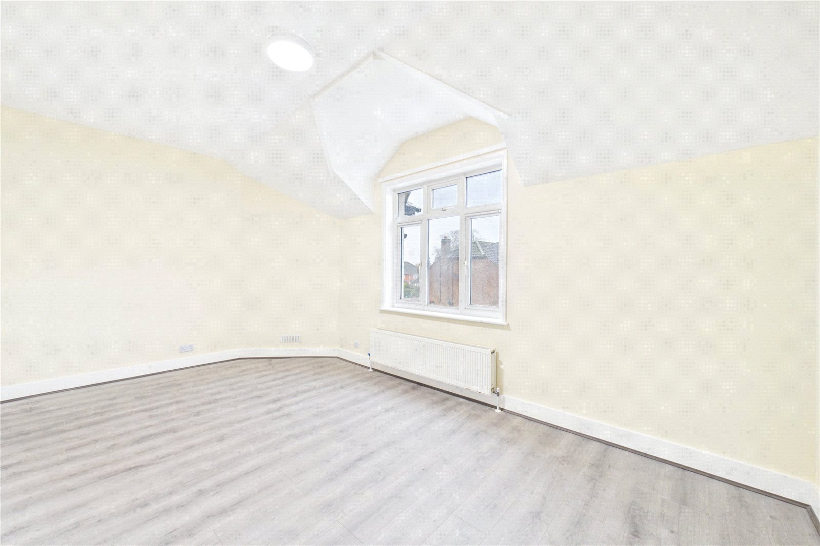 2 bedroom Flat to let in Andover Road, 237 Andover Road, Newbury, Berkshire