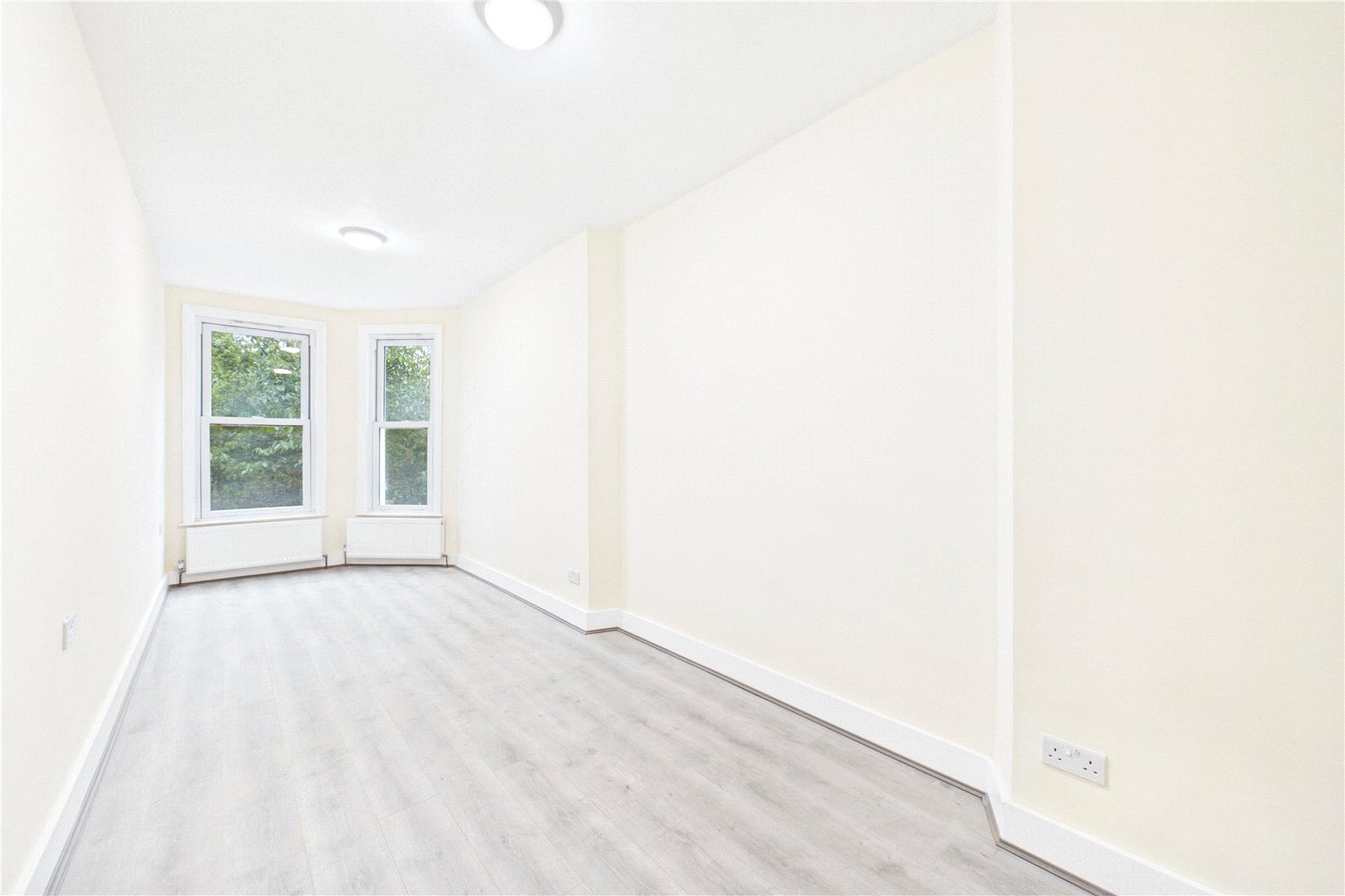 2 bedroom Flat to let in Andover Road, 237 Andover Road, Newbury, Berkshire