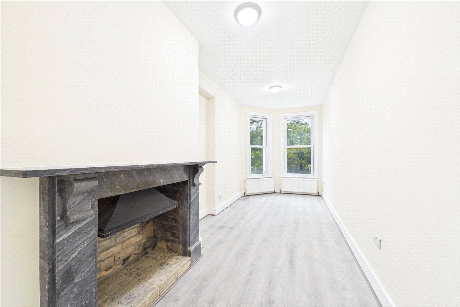 2 bedroom Flat to let in Andover Road, 237 Andover Road, Newbury, Berkshire