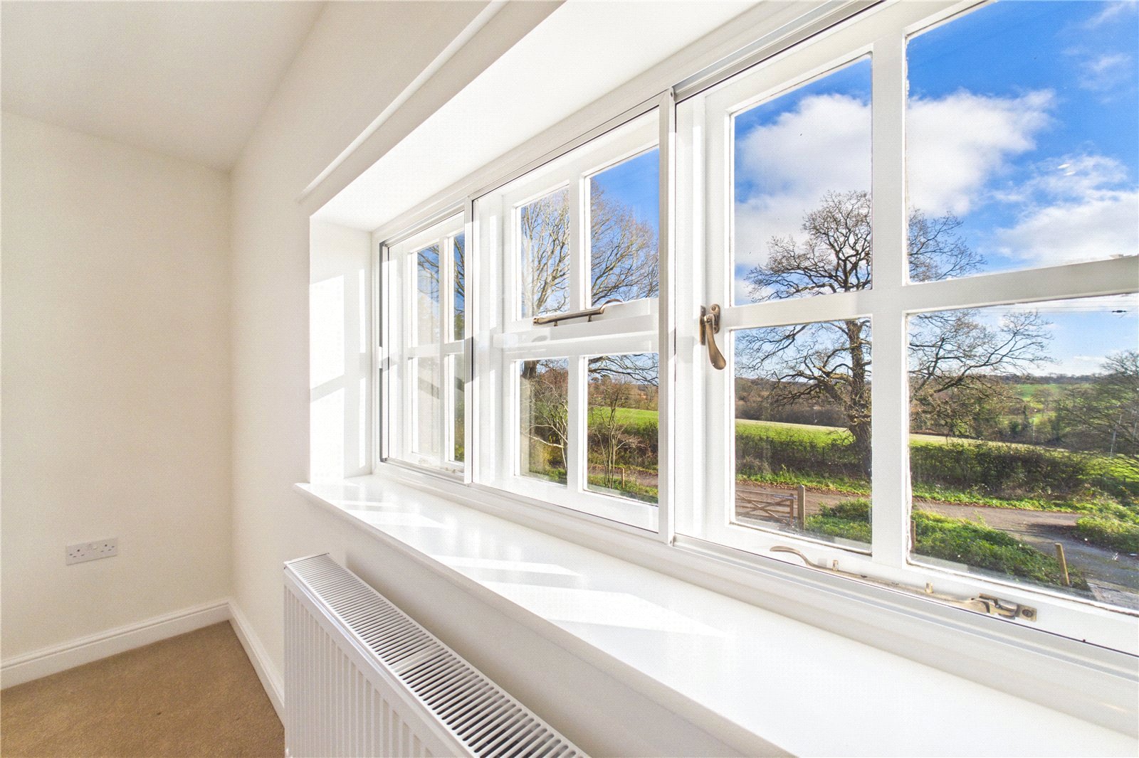 3 bedroom House to let in Mortimer West End, Reading, Hampshire