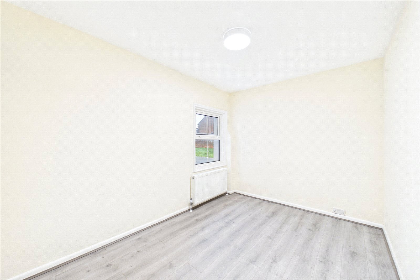 2 bedroom Flat to let in Andover Road, 237 Andover Road, Newbury, Berkshire