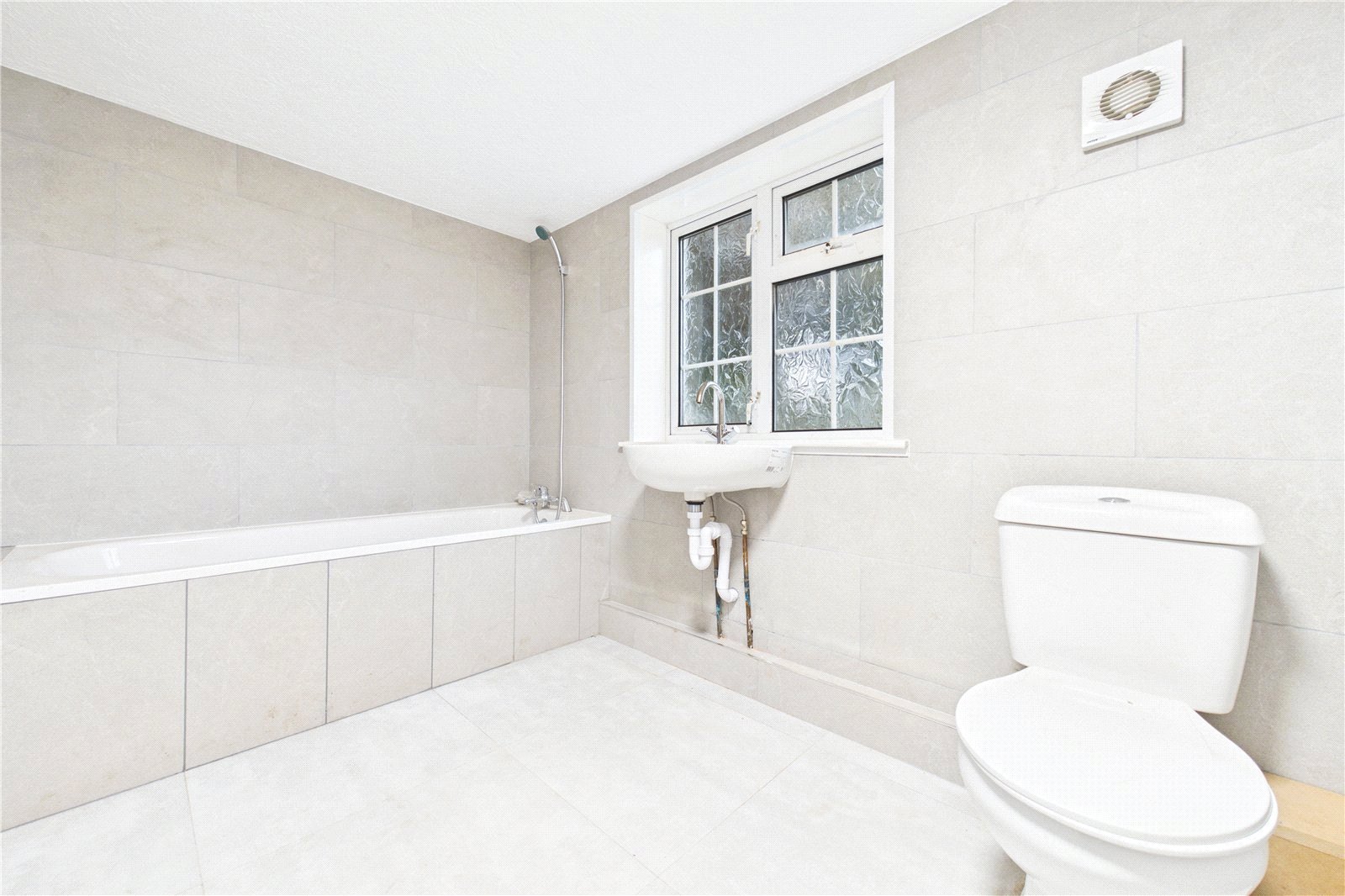 2 bedroom Flat to let in Andover Road, 237 Andover Road, Newbury, Berkshire