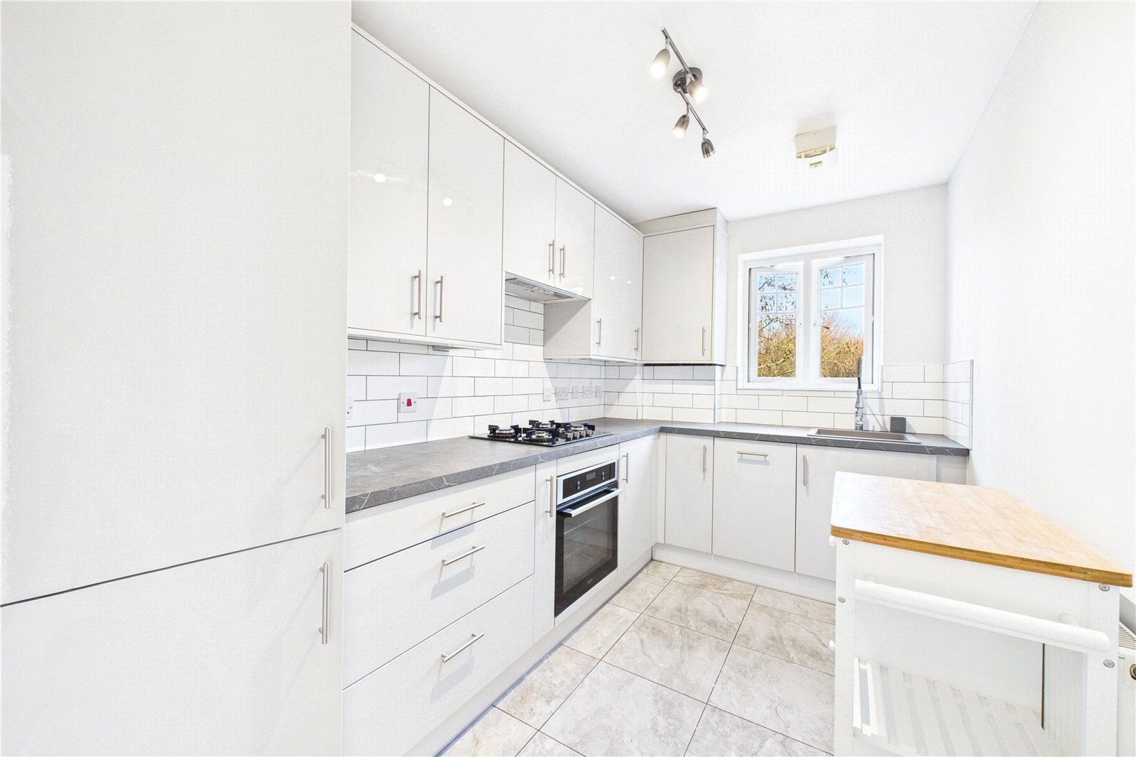 2 bedroom Flat to let in Padworth, Reading, Berkshire