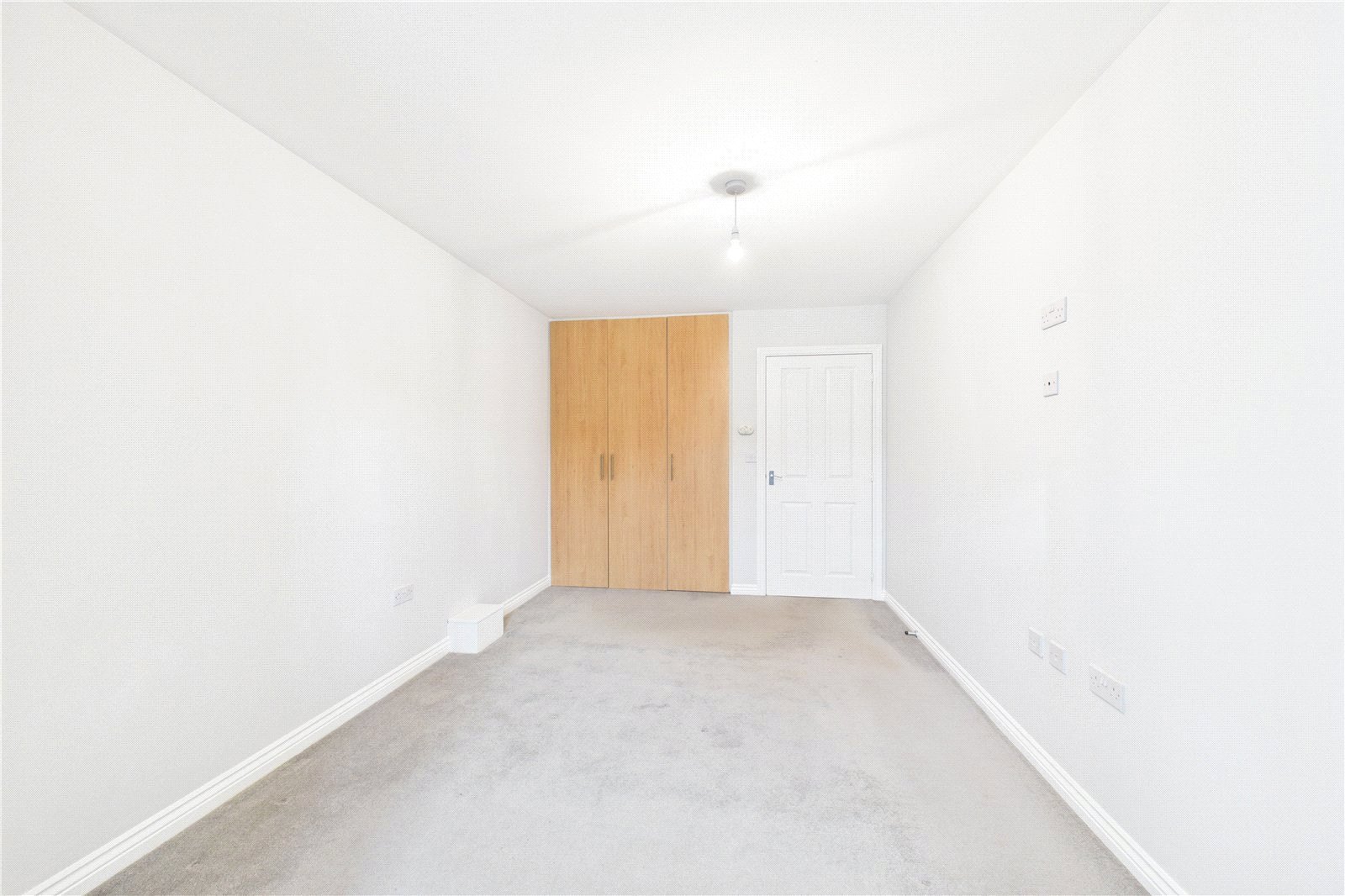 2 bedroom Flat to let in Padworth, Reading, Berkshire