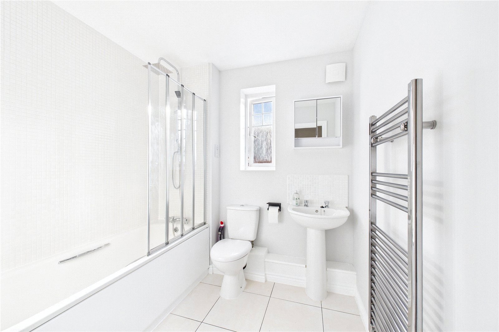 2 bedroom Flat to let in Padworth, Reading, Berkshire