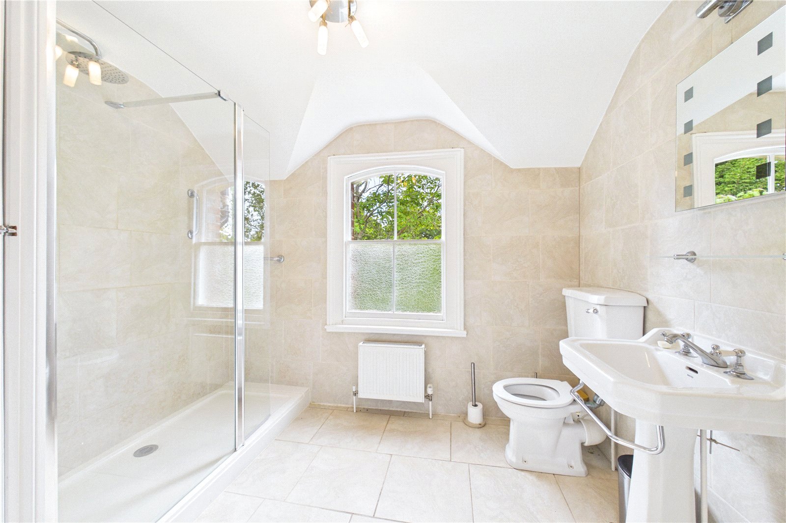 2 bedroom House to let in Rectory Road, Padworth Common, Reading