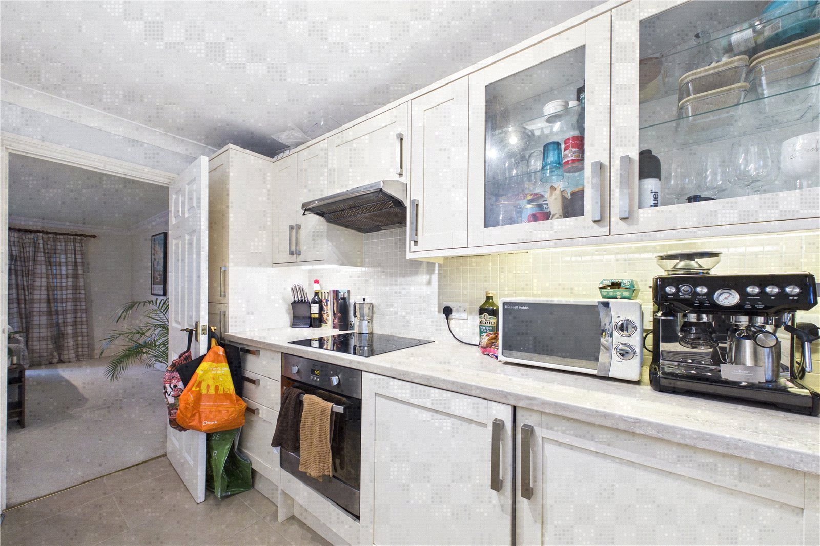 2 bedroom Flat to let in Waterside House, The Wharf, Pangbourne, Reading