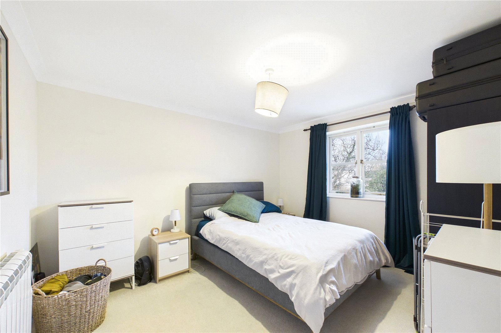 2 bedroom Flat to let in Waterside House, The Wharf, Pangbourne, Reading