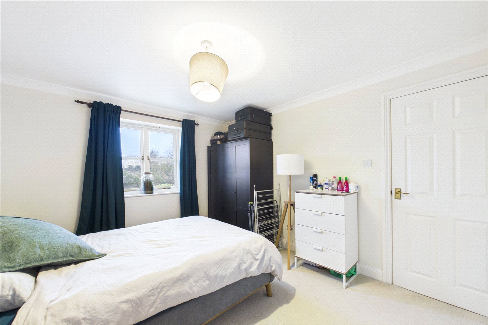 2 bedroom Flat to let in Waterside House, The Wharf, Pangbourne, Reading