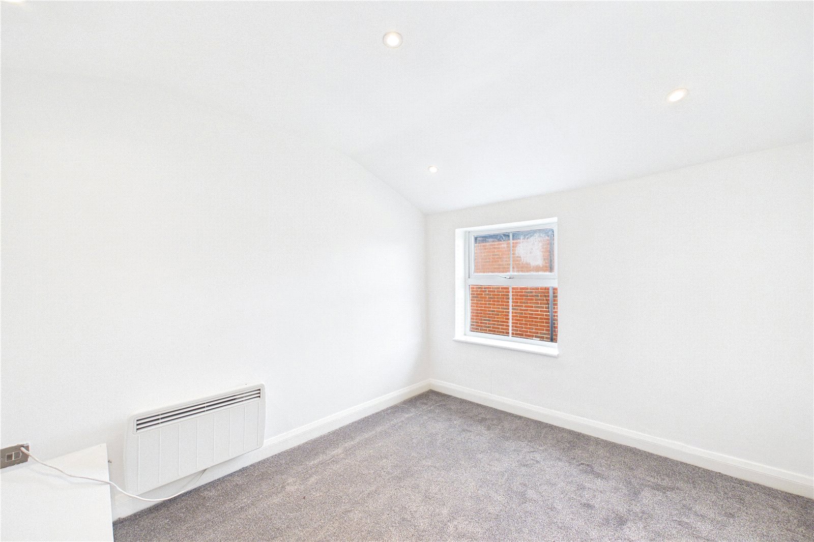 1 bedroom Flat to let in Reading Road, Pangbourne