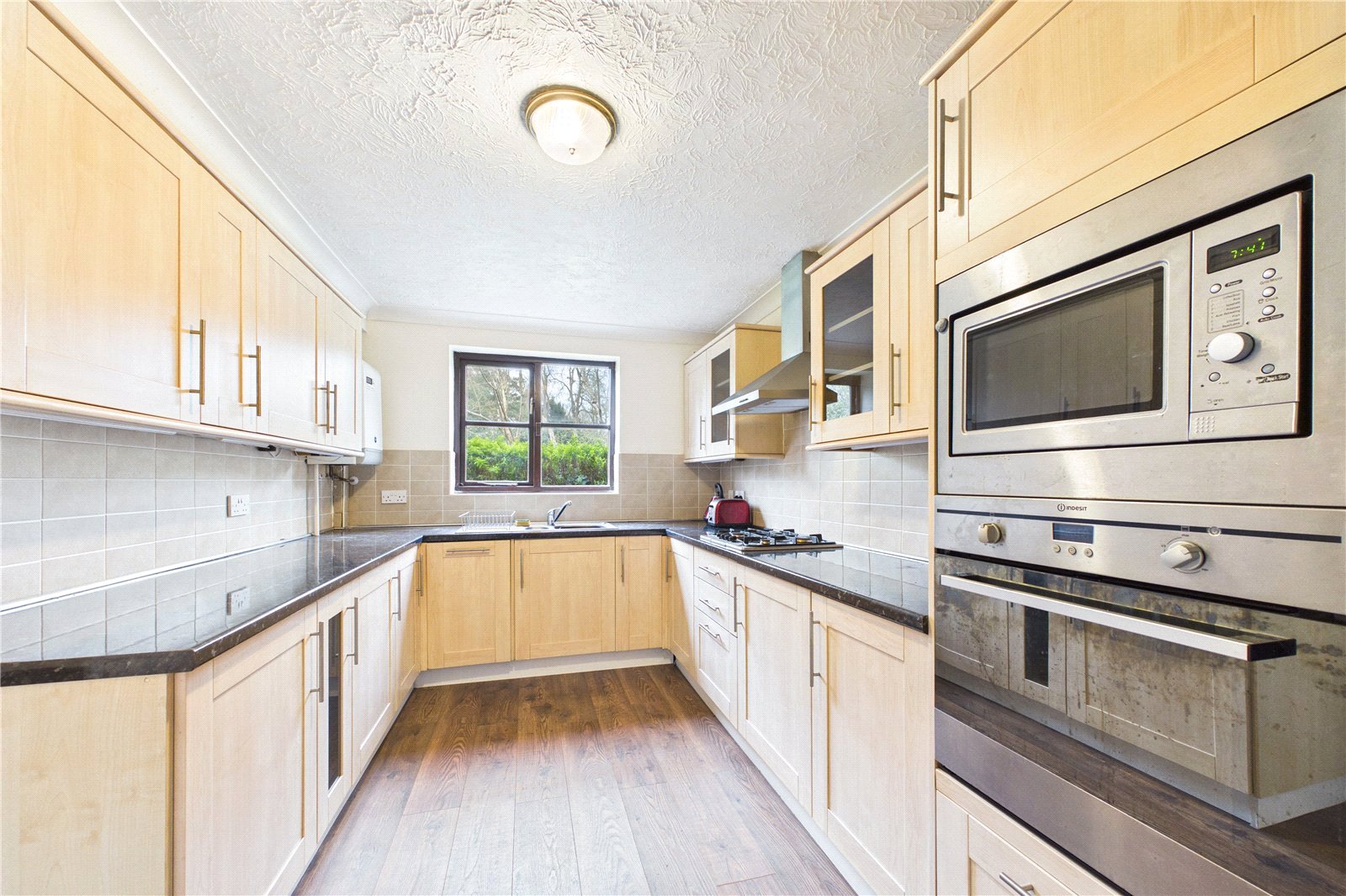2 bedroom Flat to let in Reading Road, Arborfield, Reading