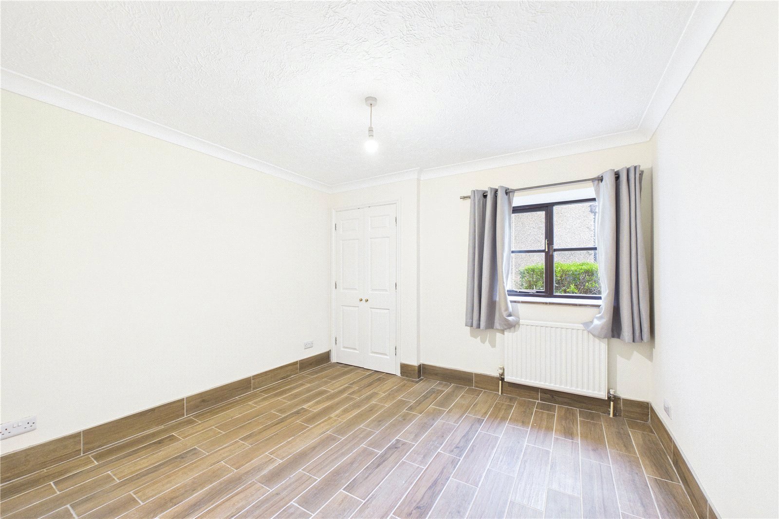 2 bedroom Flat to let in Reading Road, Arborfield, Reading