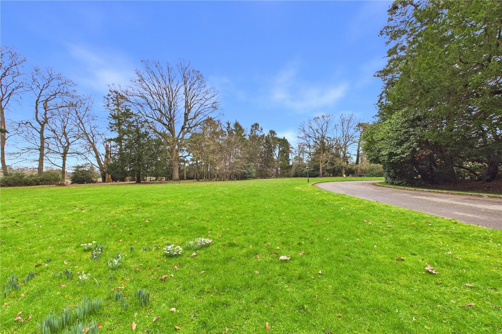 2 bedroom Flat to let in Reading Road, Arborfield, Reading