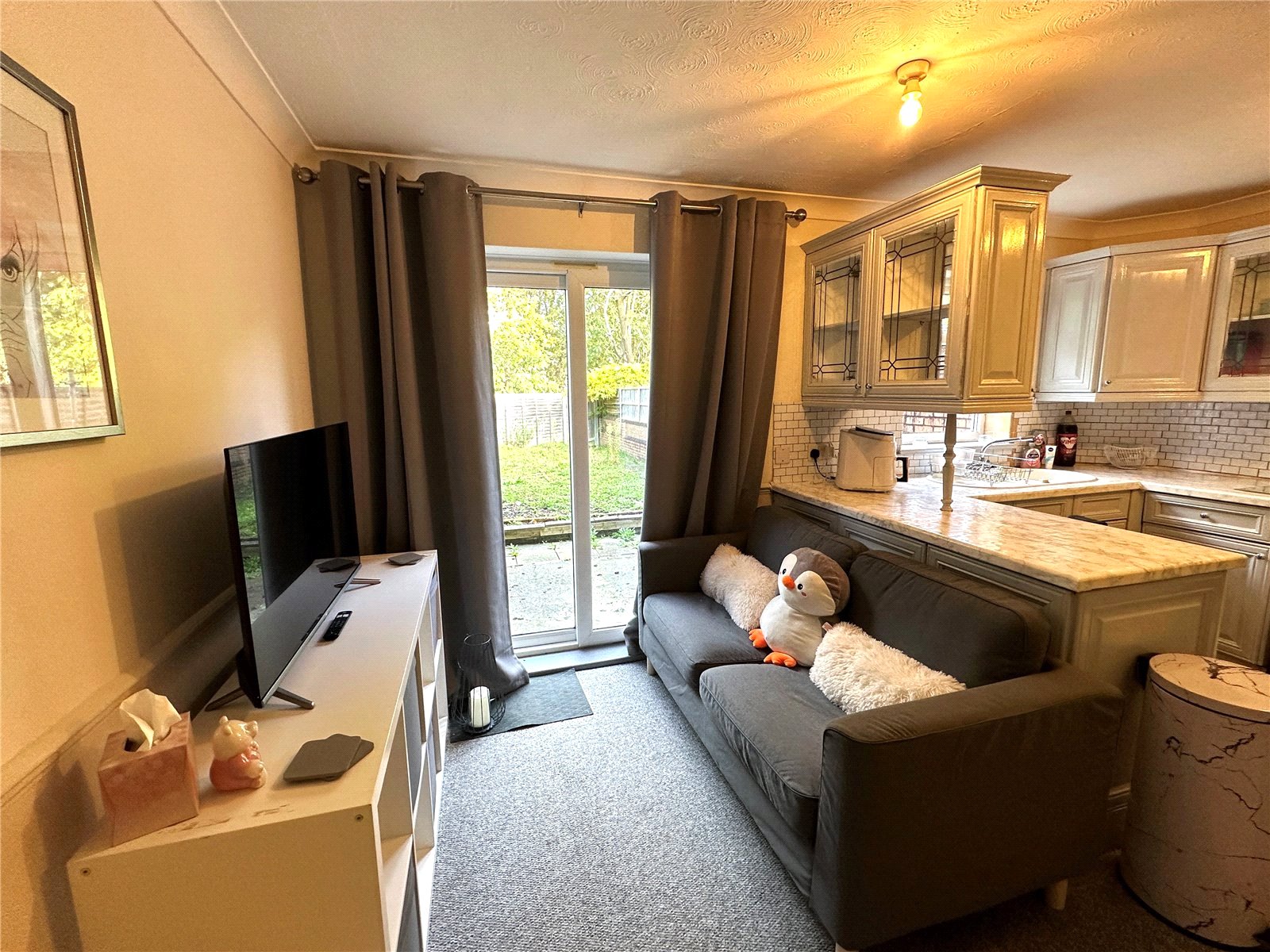 1 bedroom Flat to let in Elvaston Way, 45 Elvaston Way, Tilehurst, Reading