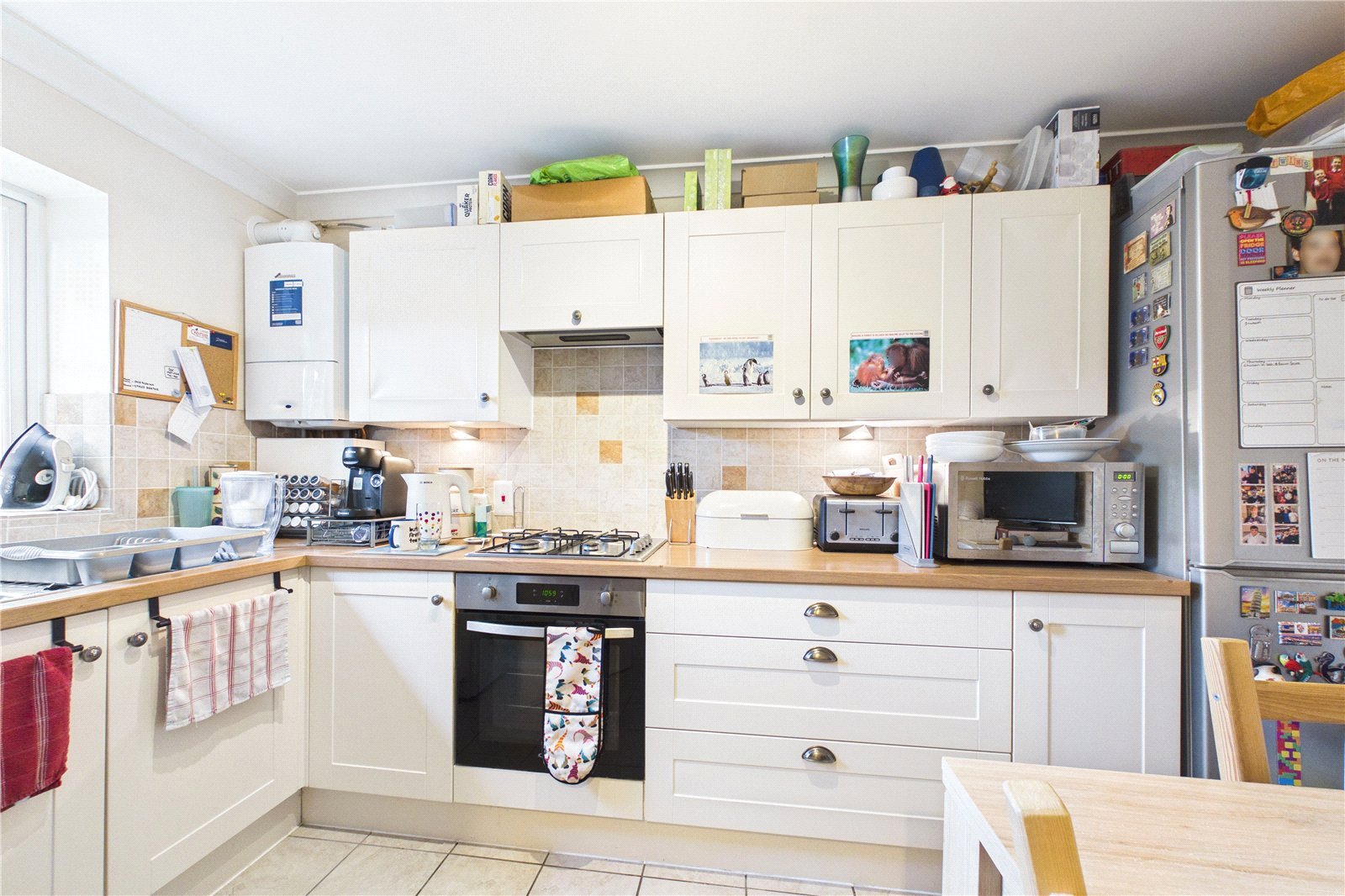 3 bedroom House to let in Voller Drive, Tilehurst, Reading