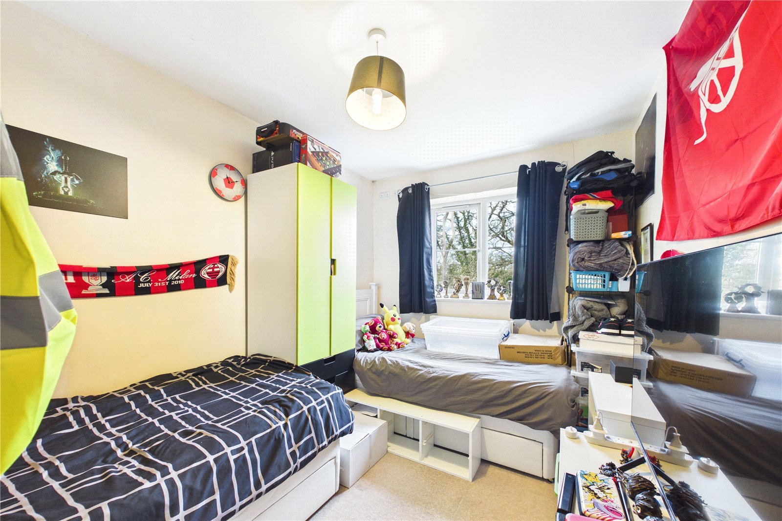 3 bedroom House to let in Voller Drive, Tilehurst, Reading