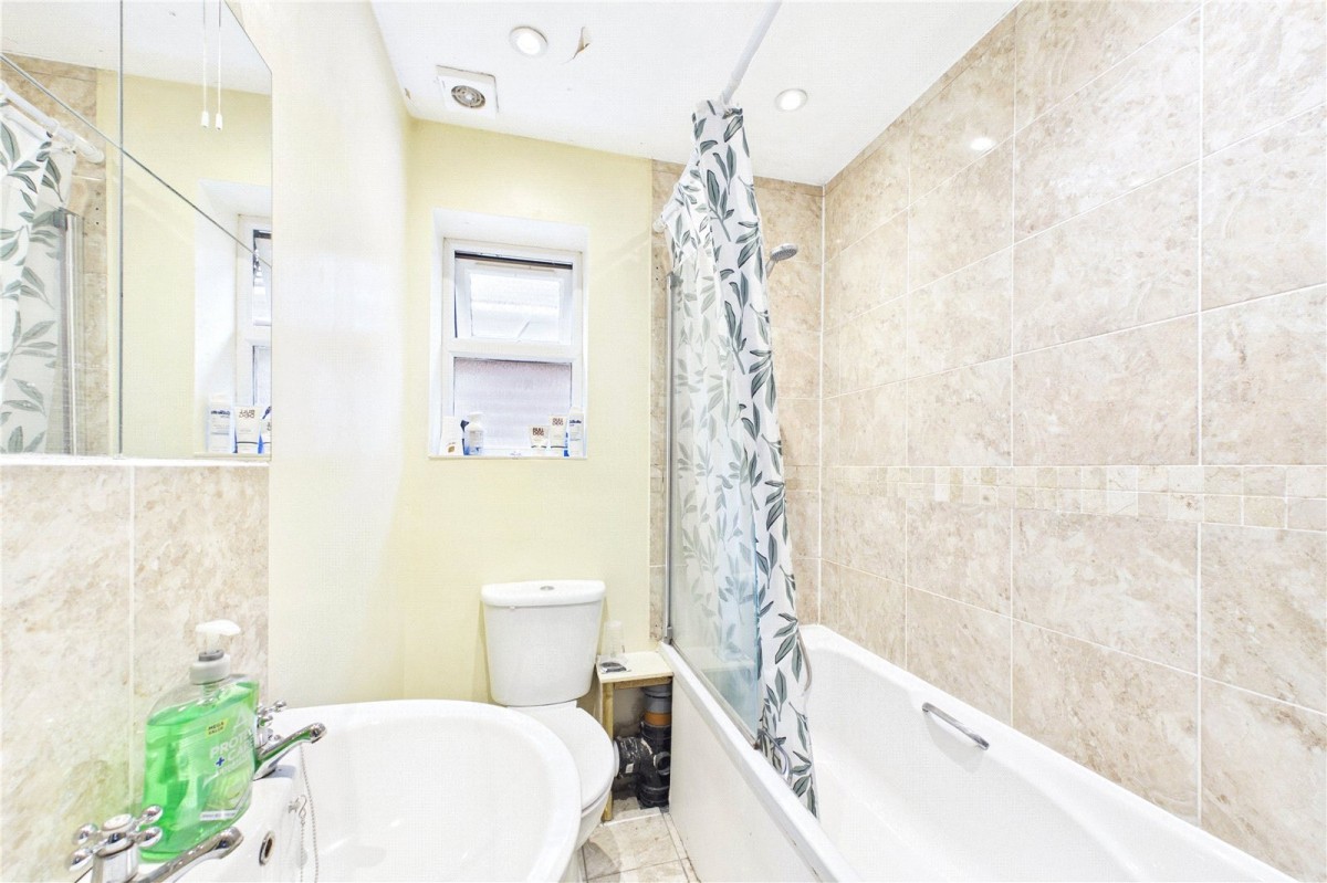 Voller Drive, Tilehurst, Reading