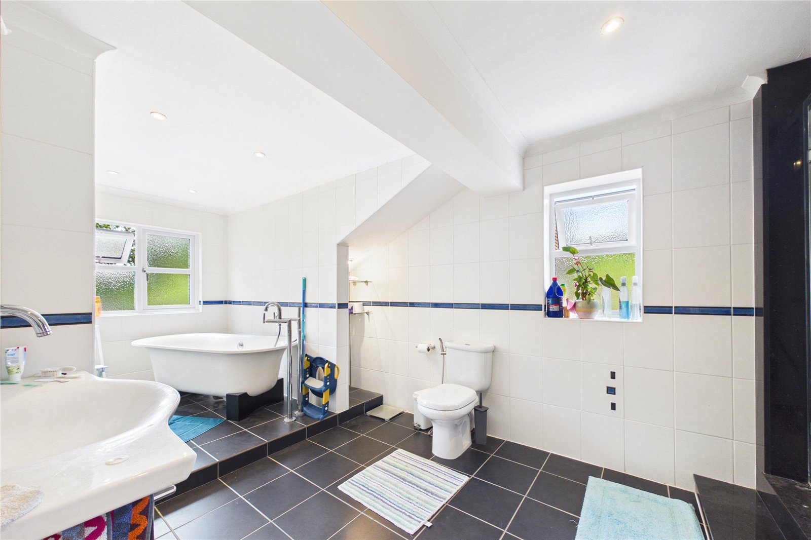 5 bedroom House to let in West Heath, Baughurst, Tadley