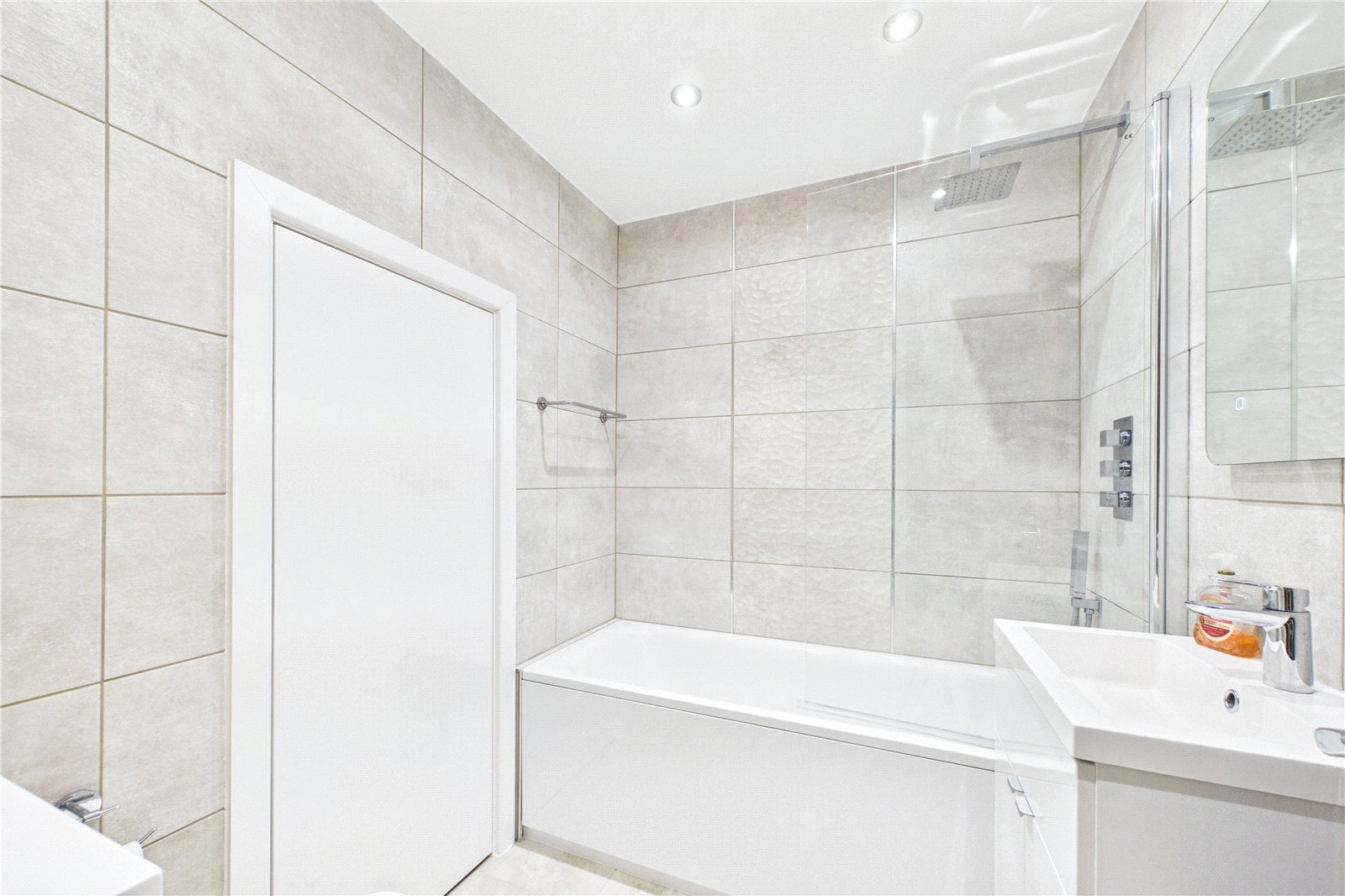 2 bedroom Flat to let in Minchens Court, Minchens Lane, Bramley, Tadley
