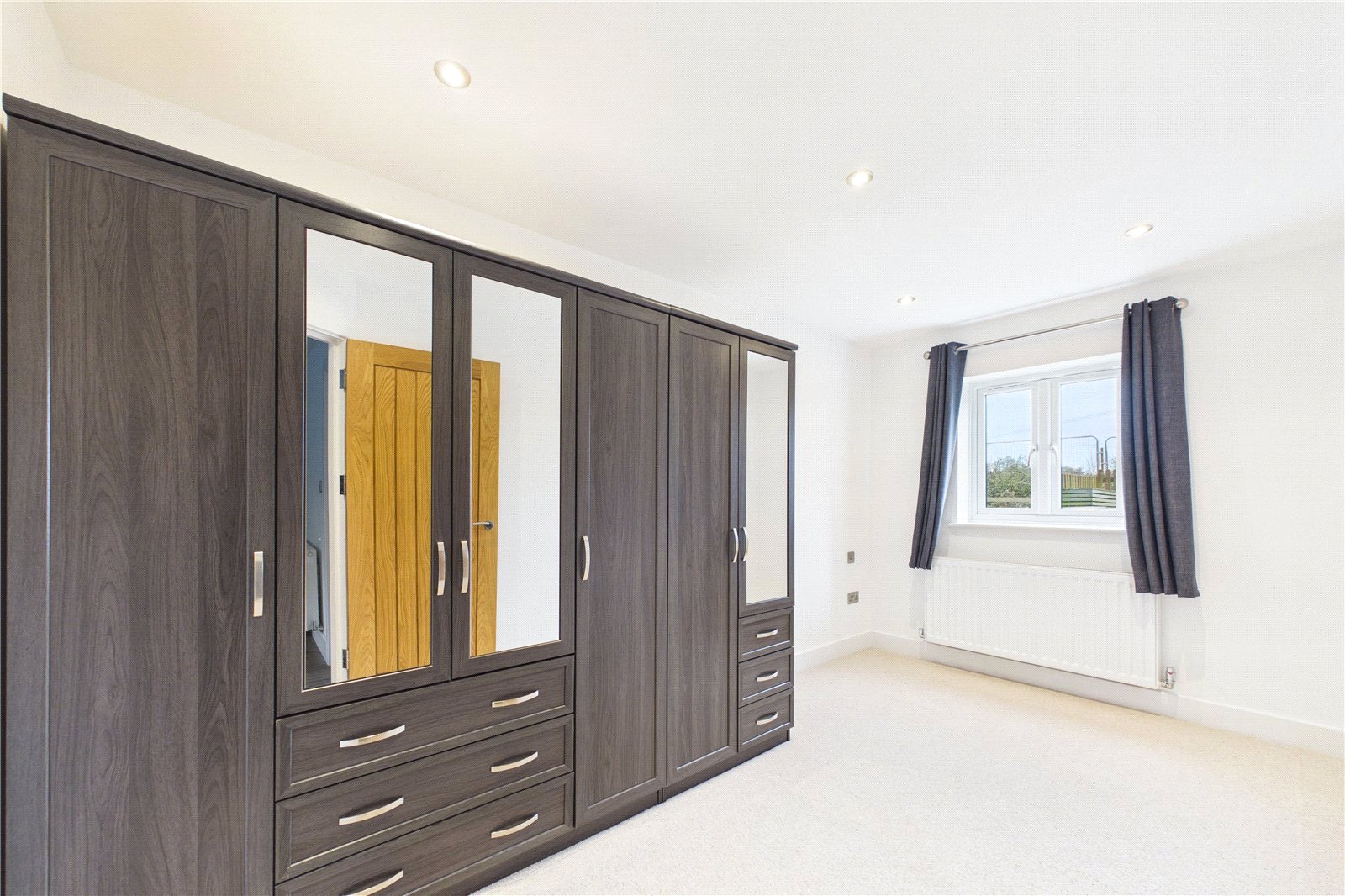 2 bedroom Flat to let in Minchens Court, Minchens Lane, Bramley, Tadley